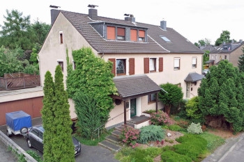 67 2-089 - “Grüne”, ruhige Wohnlage in Köln-Dünnwald: Doppelhaushälfte mit Garage, Terrasse und Garten