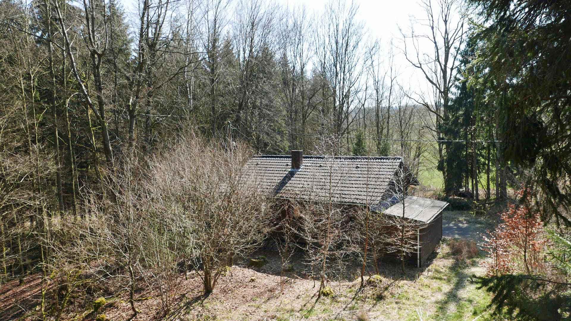 Morsbach-Birken: Ferienhaus als Refugium / Ruheoase in absoluter Alleinlage!, Wohnhaus 9 x 7 m auf 2.865 m² Waldgrundstück...