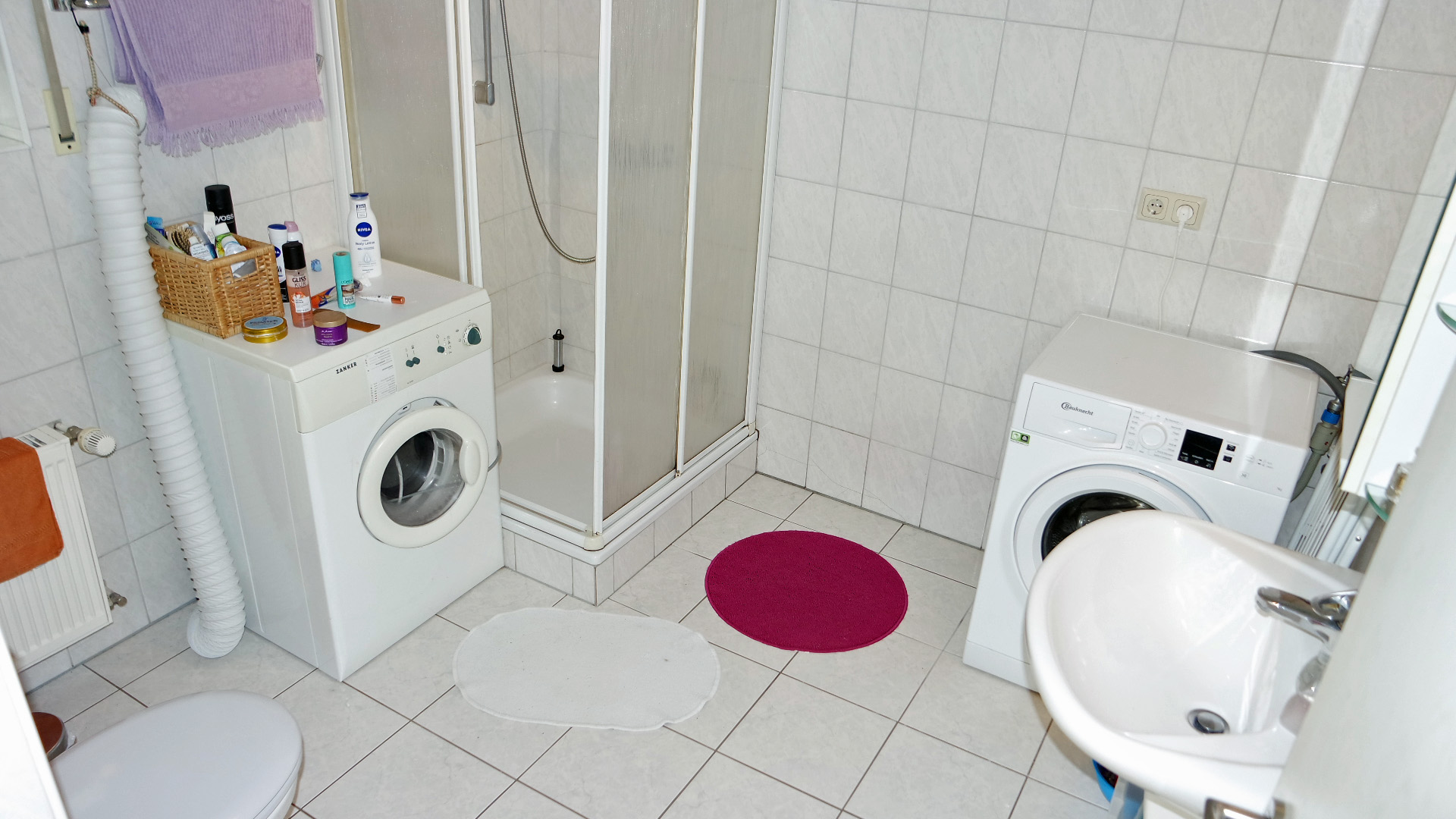 Morsbach: EFH mit ELW, ganz ruhig am Sackgassenende, Duschbad/WC mit Platz für Waschmaschine