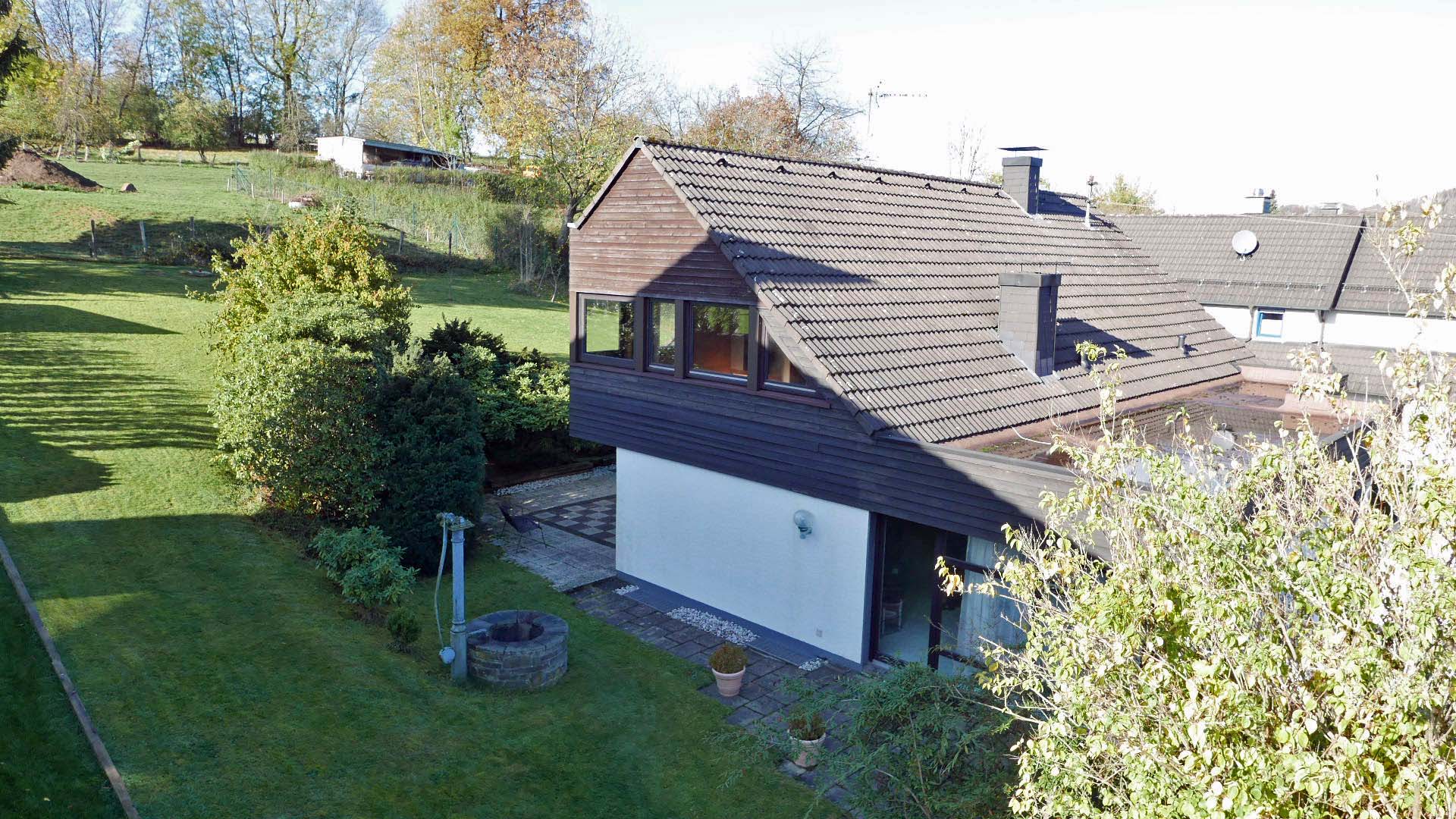 Gummersbach: Architektenhaus in familienfreundlicher Wohnlage, 1.098 m² Grundstück mit mehreren...