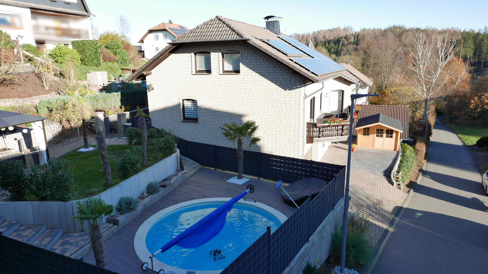 184 2-229 - Katzwinkel: Modernes Wohnhaus mit Pool, Solar- und Photovoltaikanlage