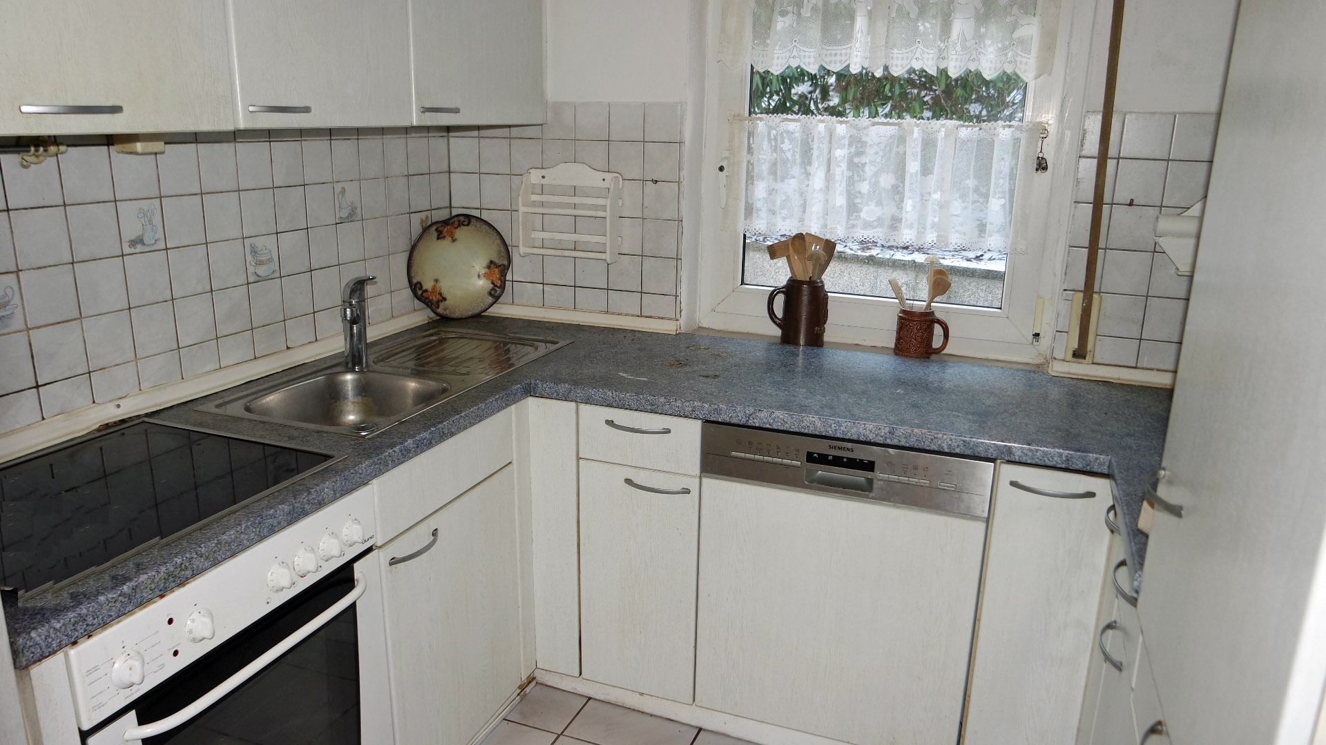 Morsbach: Kleines, preiswertes Wohnhaus mit herrlichem Blick, ...angrenzenden kleinen Kochküche