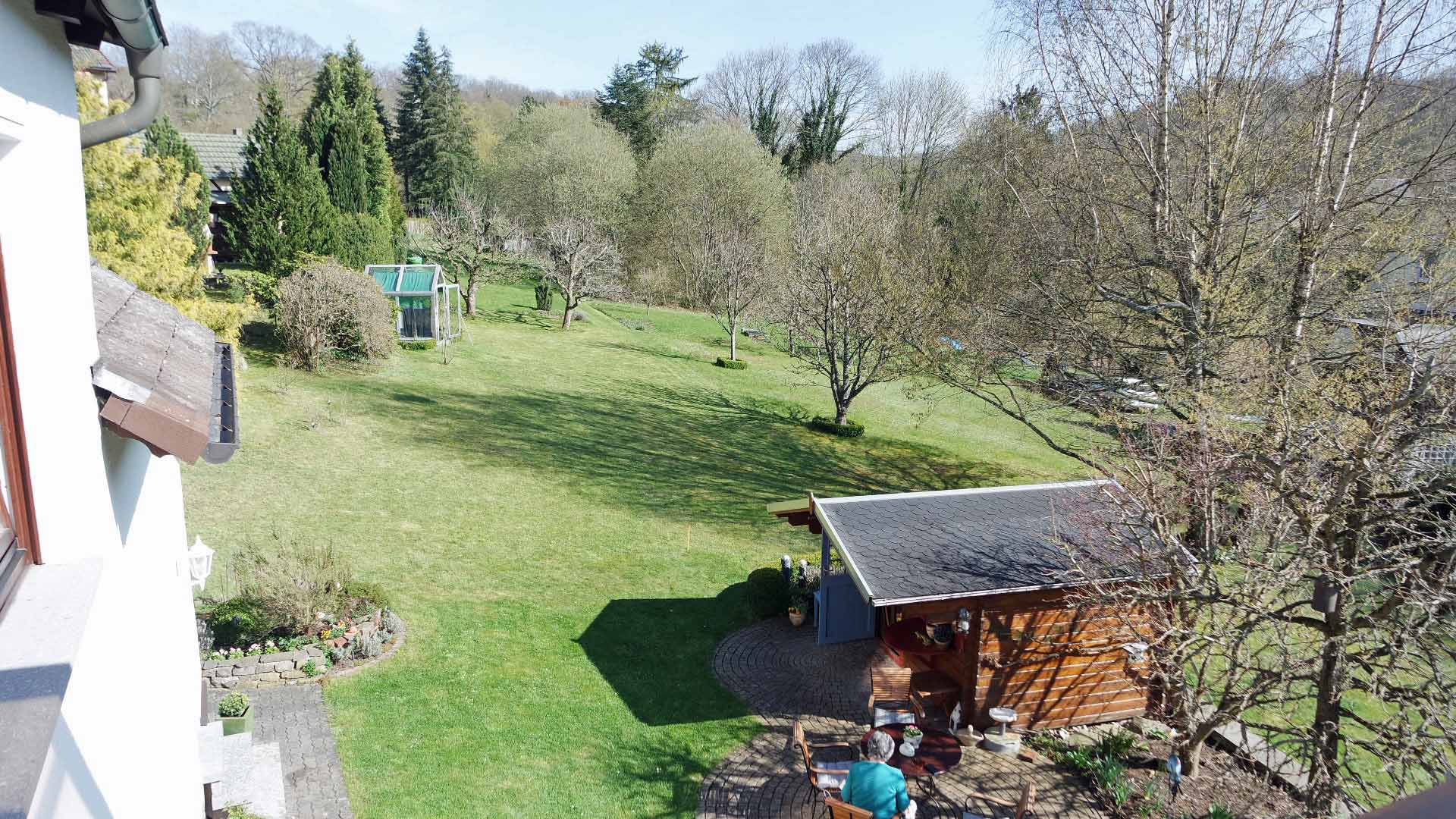 Achtung Familien und Gartenliebhaber: Gemütliches EFH mit großem Garten, Blick auf das 1.704 m² große Gartengrundstück