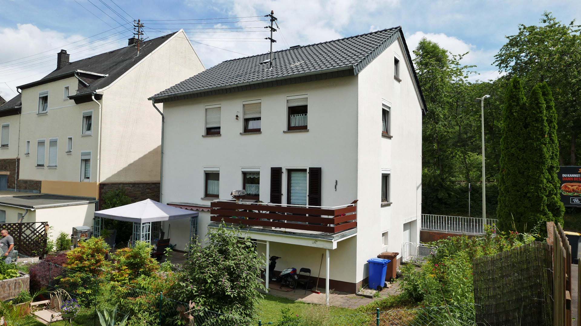Betzdorf: Zweifamilienhaus in guter, zentraler Wohnlage, neues Dach, inkl Dämmung 2012