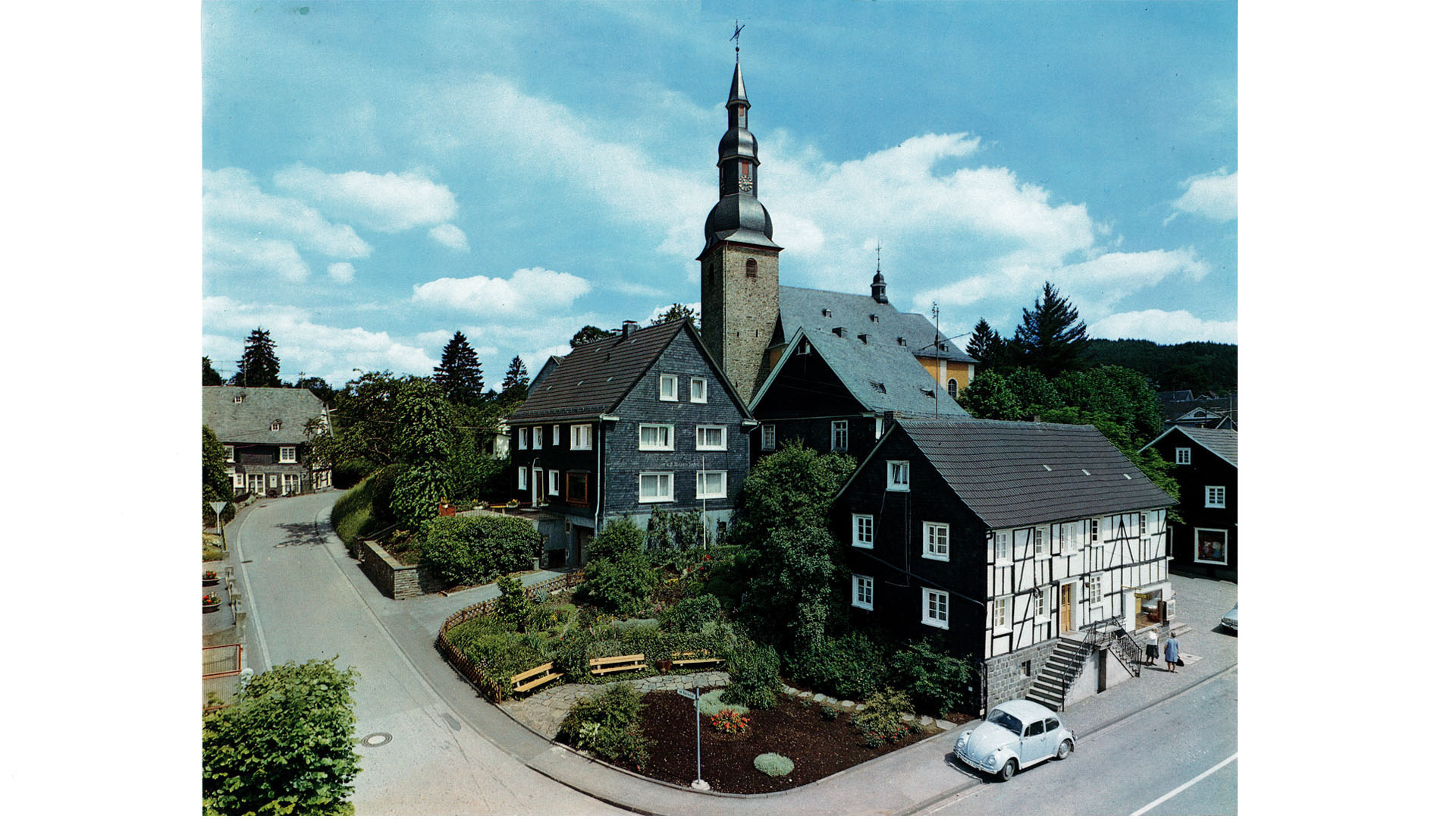 Eckenhagen: Gutbürgerliches, gemütliches Fachwerkhaus mit Garten, Panorama-Ansicht aus den 70er Jahren