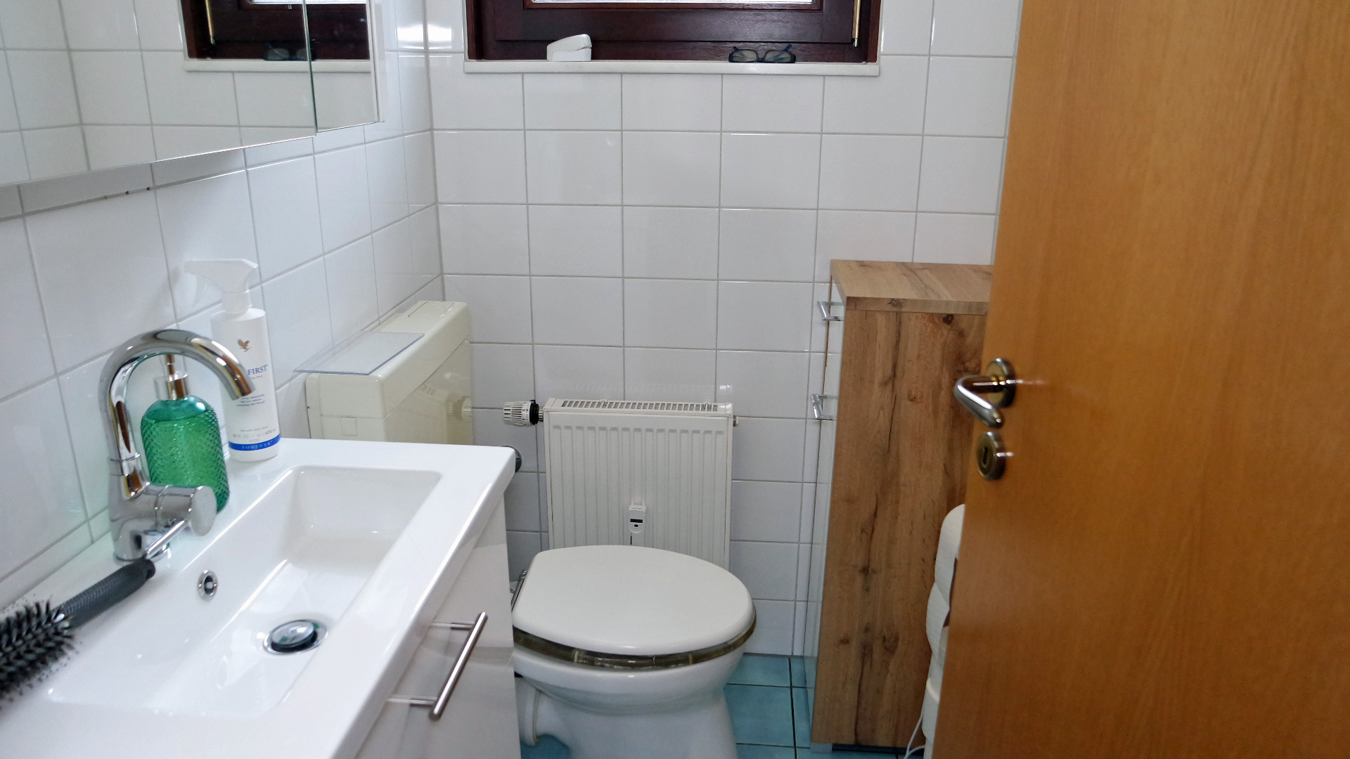 Gummersbach-Bernberg: Wohnhaus mit 2-3 Wohnungen, ...Gäste-WC