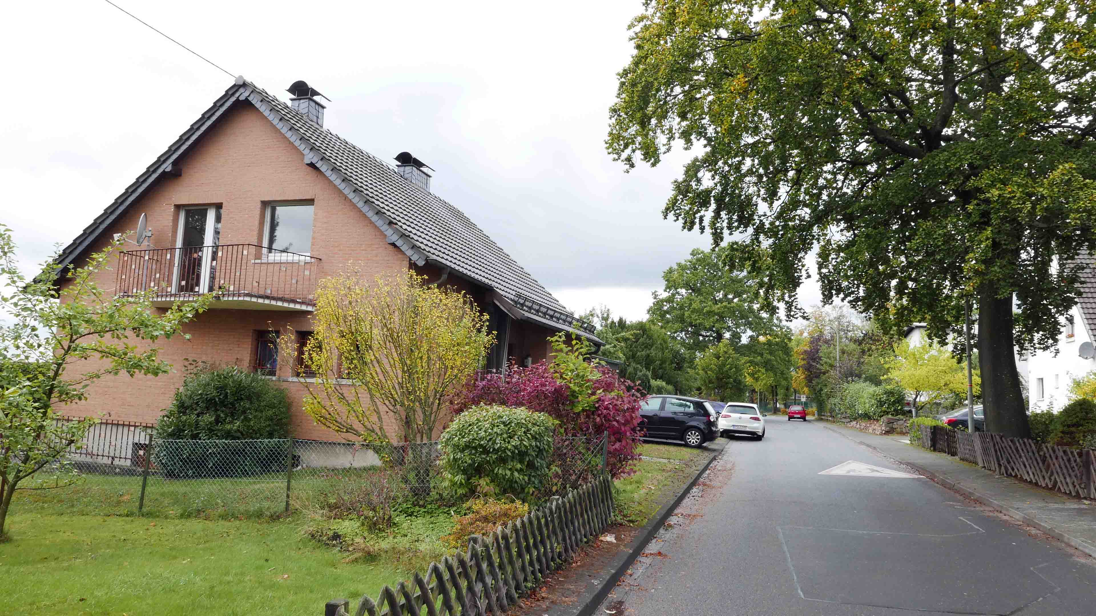 Waldbröl: Wohnhaus nach Brandschaden im Gebotsverfahren, Schöne Wohnlage in Waldbröl: Karl-Conrad-Weg  