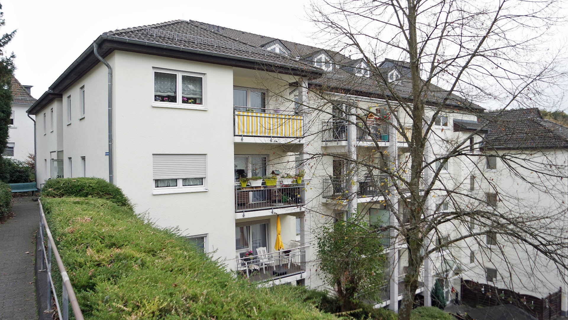 Gummersbach: Appartement in einer Seniorenresidenz, Gepflegte Seniorenresidenz (5 Häuser) mitten in Gummersbach