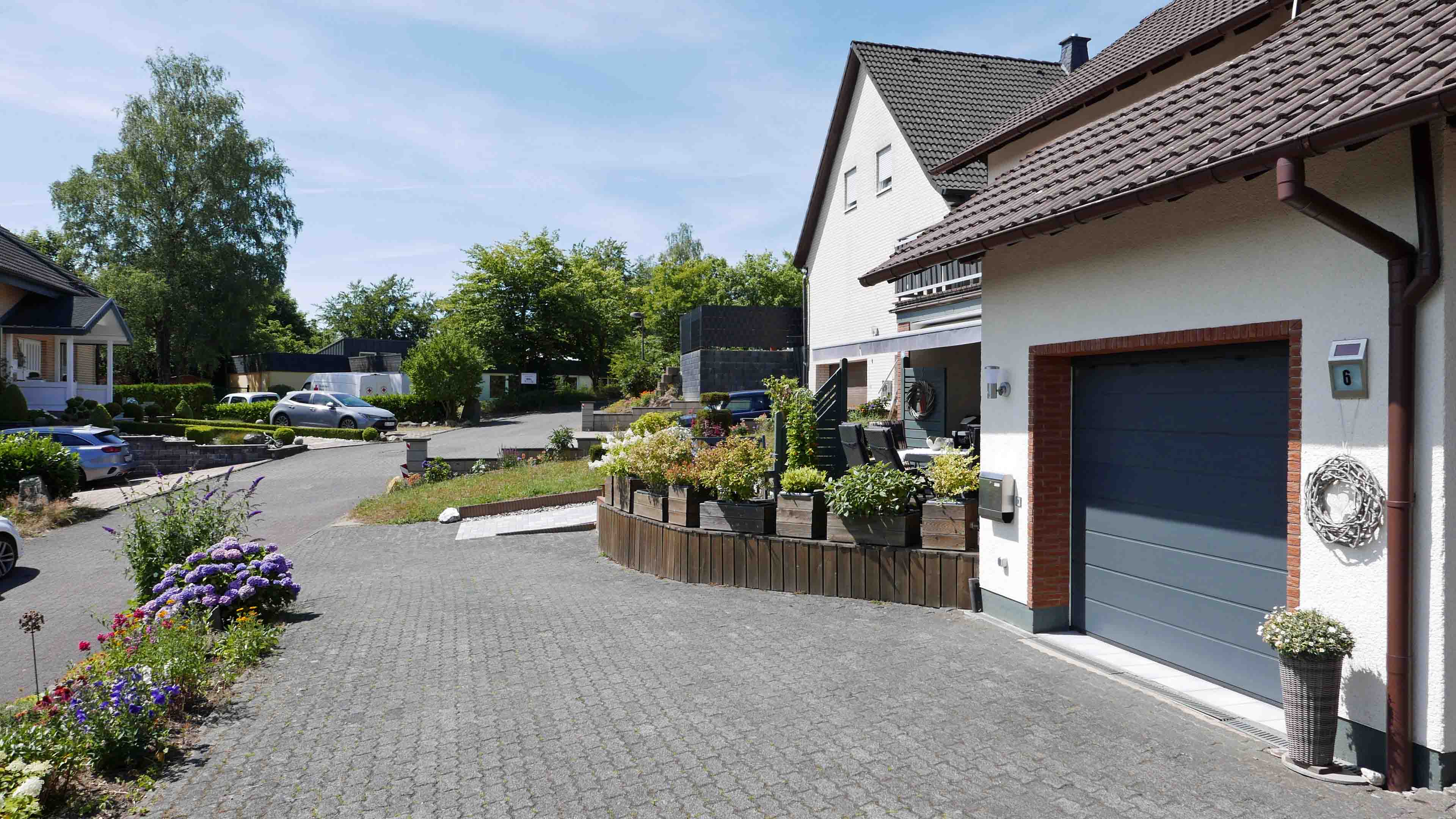 Morsbach-Lichtenberg: Komplett renoviert - perfektes Haus für die Familie, Schöne, familienfreundliche Wohnlage