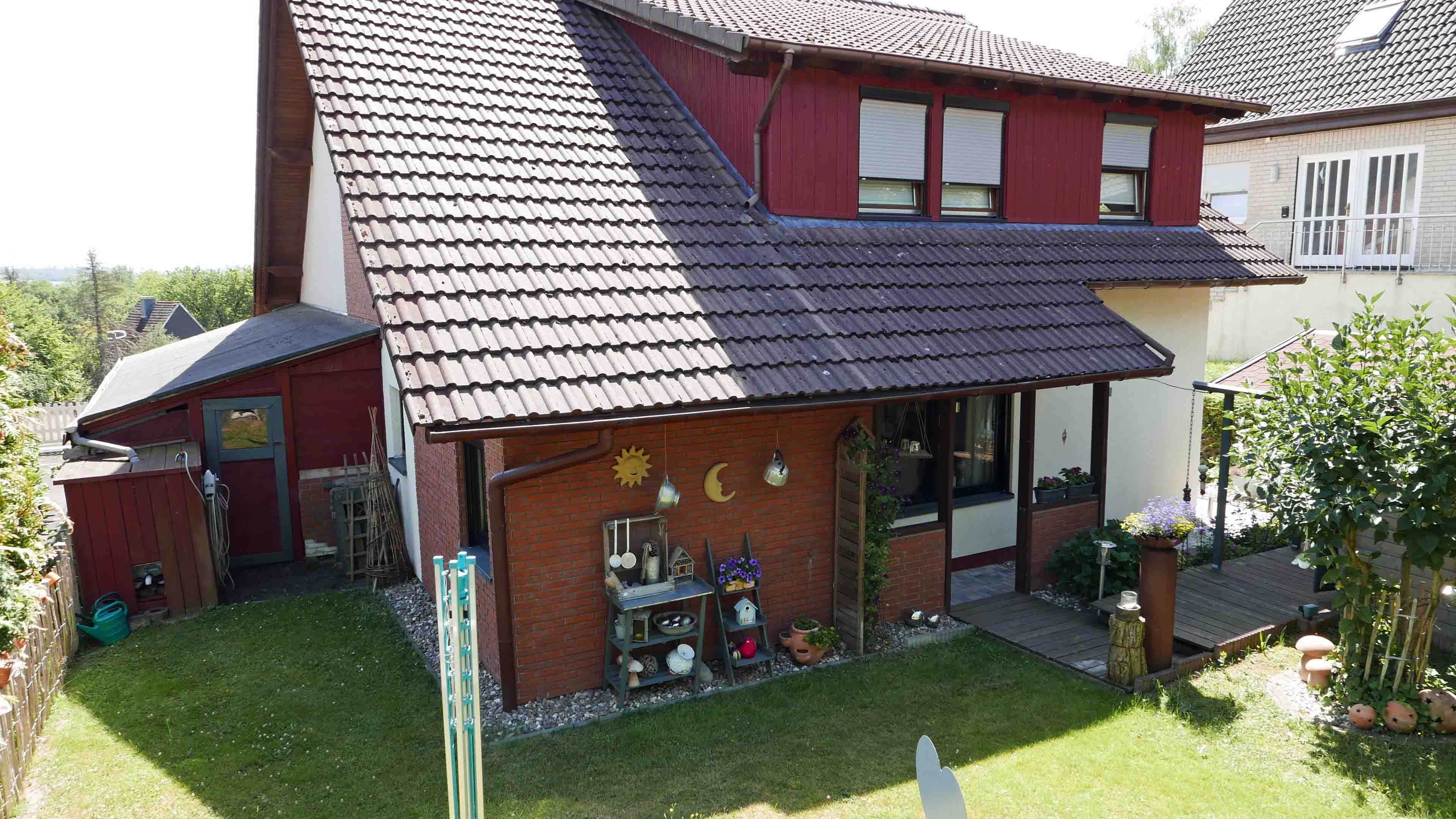 Morsbach-Lichtenberg: Komplett renoviert - perfektes Haus für die Familie, Hausrückseite