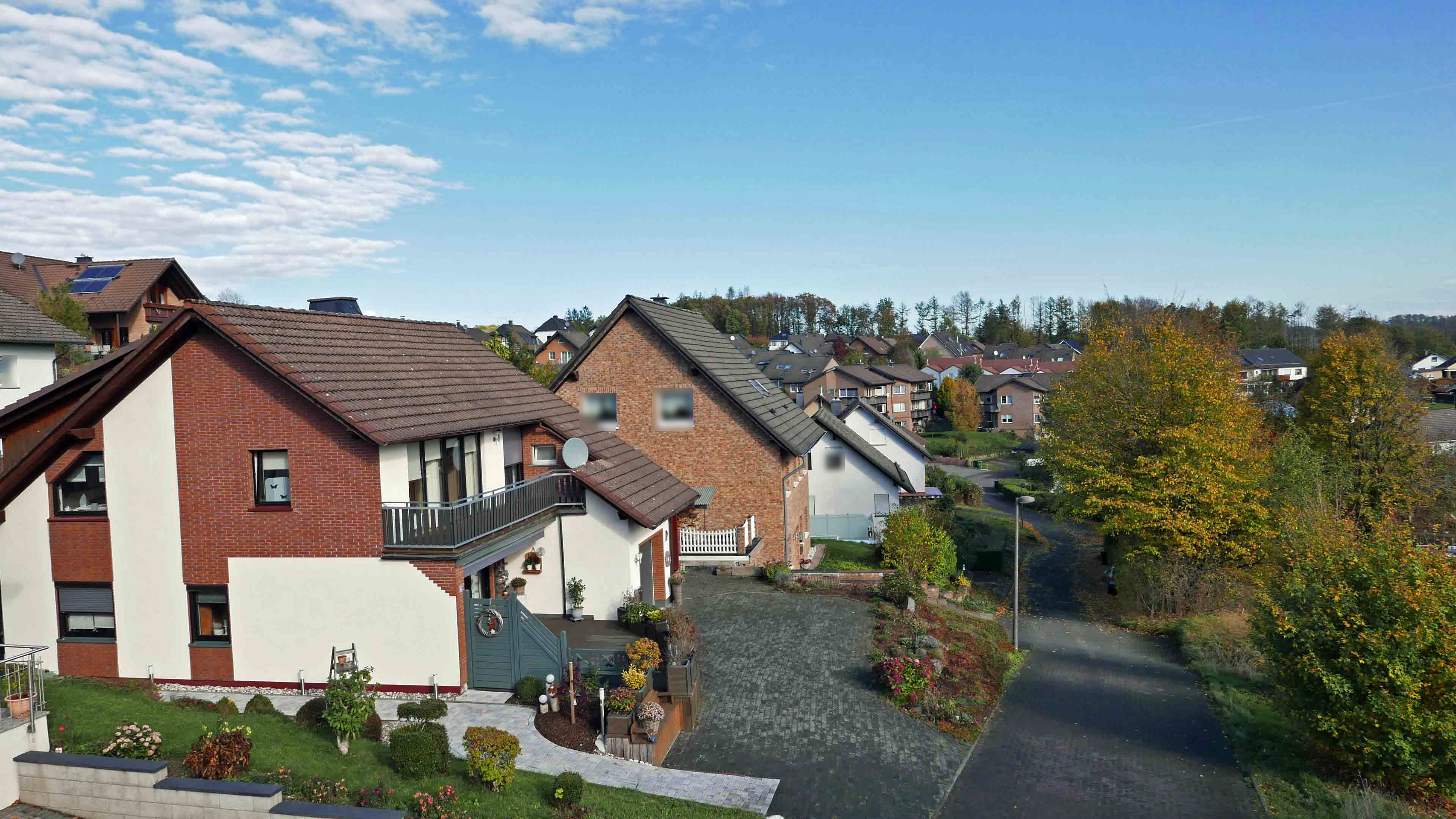 Morsbach-Lichtenberg: Komplett renoviert - perfektes Haus für die Familie, schöne ruhige Randlage in einer Wohnstraße