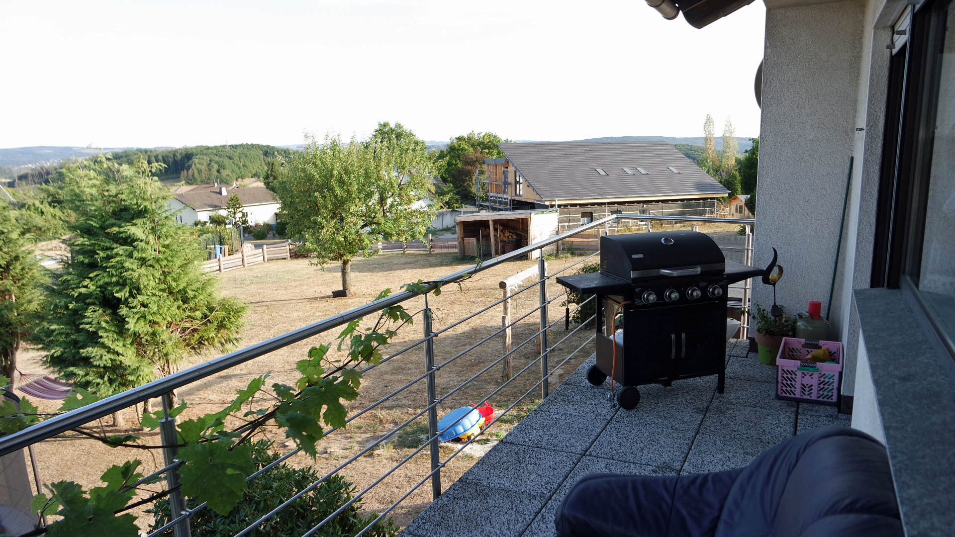 Wissen-Forst: Landleben mit viel Platz, Ruhe und Fernblick, Balkon/Terrasse (11 m² groß)