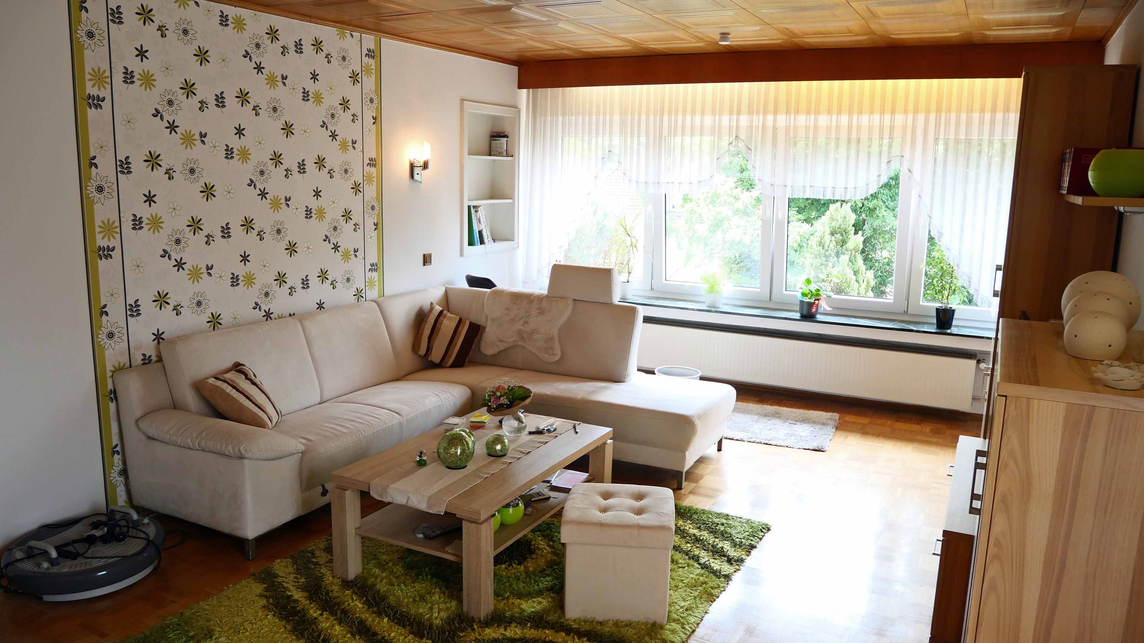 Morsbach: Perfekt für die große Familie - 1-2 Familienhaus in einzigartig guter Wohnlage  , EG: Wohnzimmer 25 m², mit viel Licht und Parkett