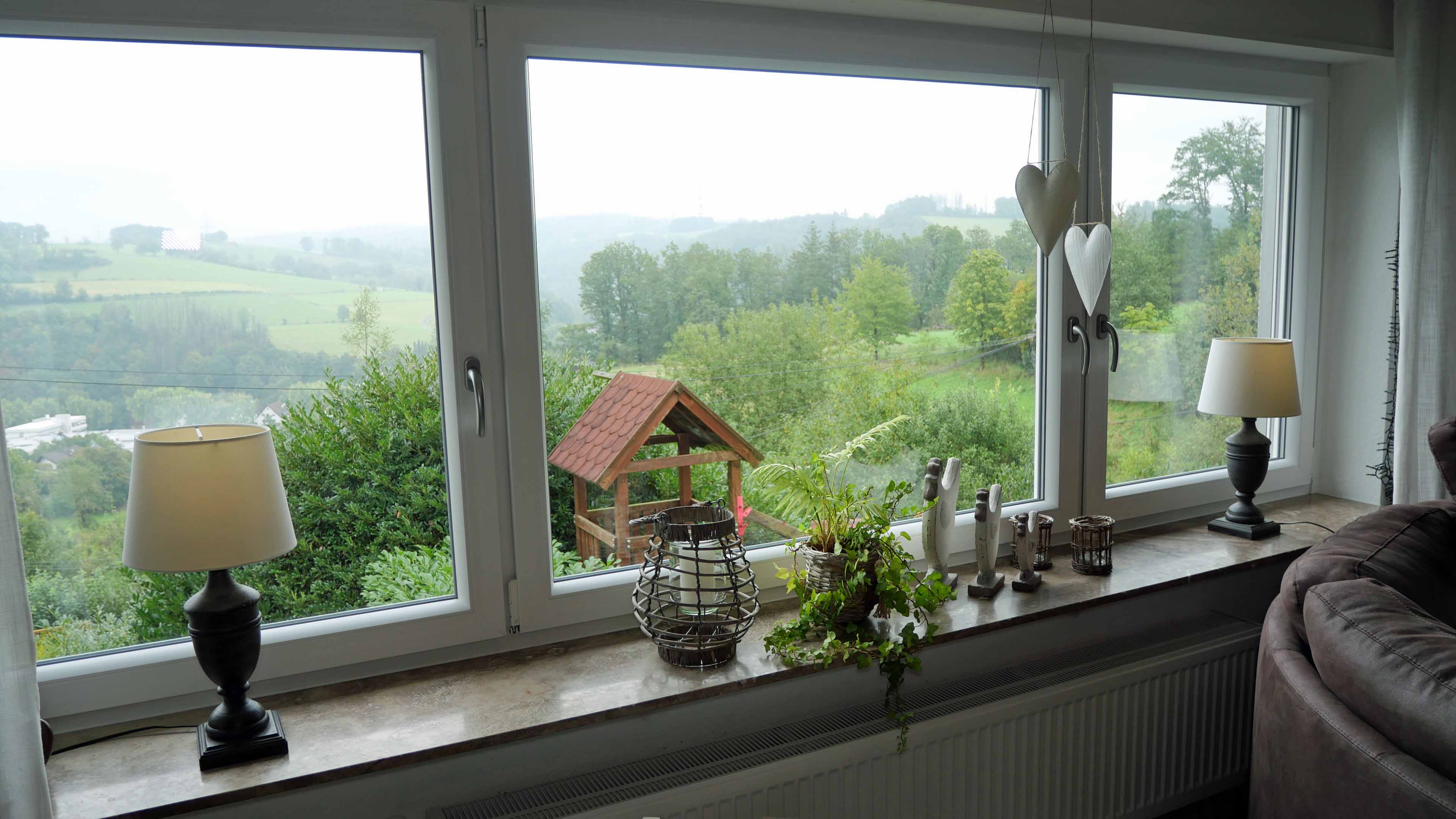 Morsbach: Bungalow mit ELW in Höhenlage, Panoramafenster mit Fernblick (alle Fenster neu)