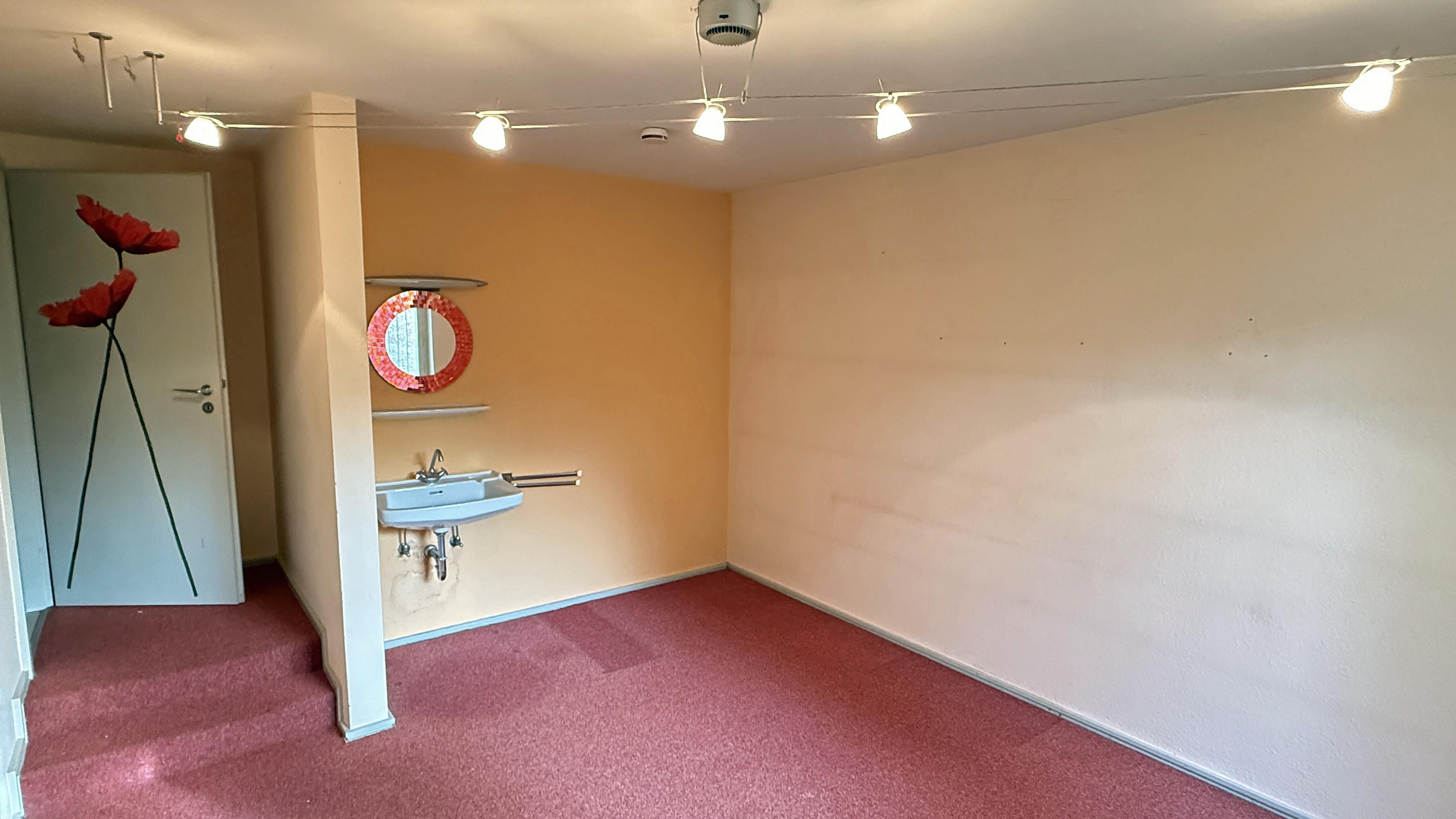 Morsbach-Holpe: Ruhige, ungestörte Ortsrandlage, 5 Schlafzimmer im EG und das 6. im UG (Bild)