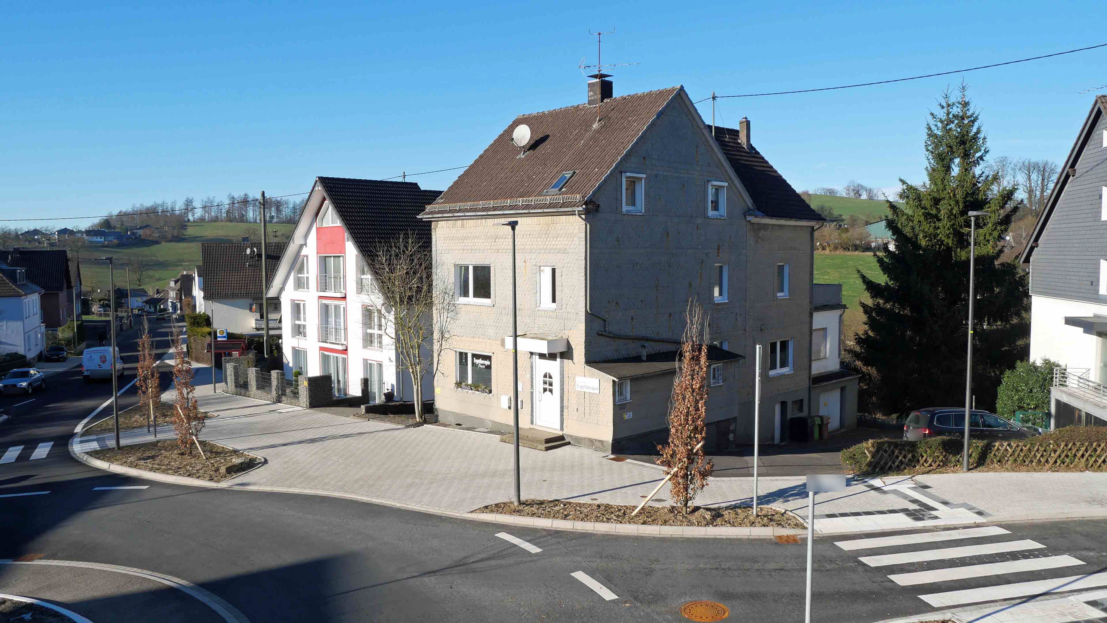 Gummersbach: Präsent am Stadtkern gelegen, die Bushaltestelle zum Zentrum ist in direkter Nähe