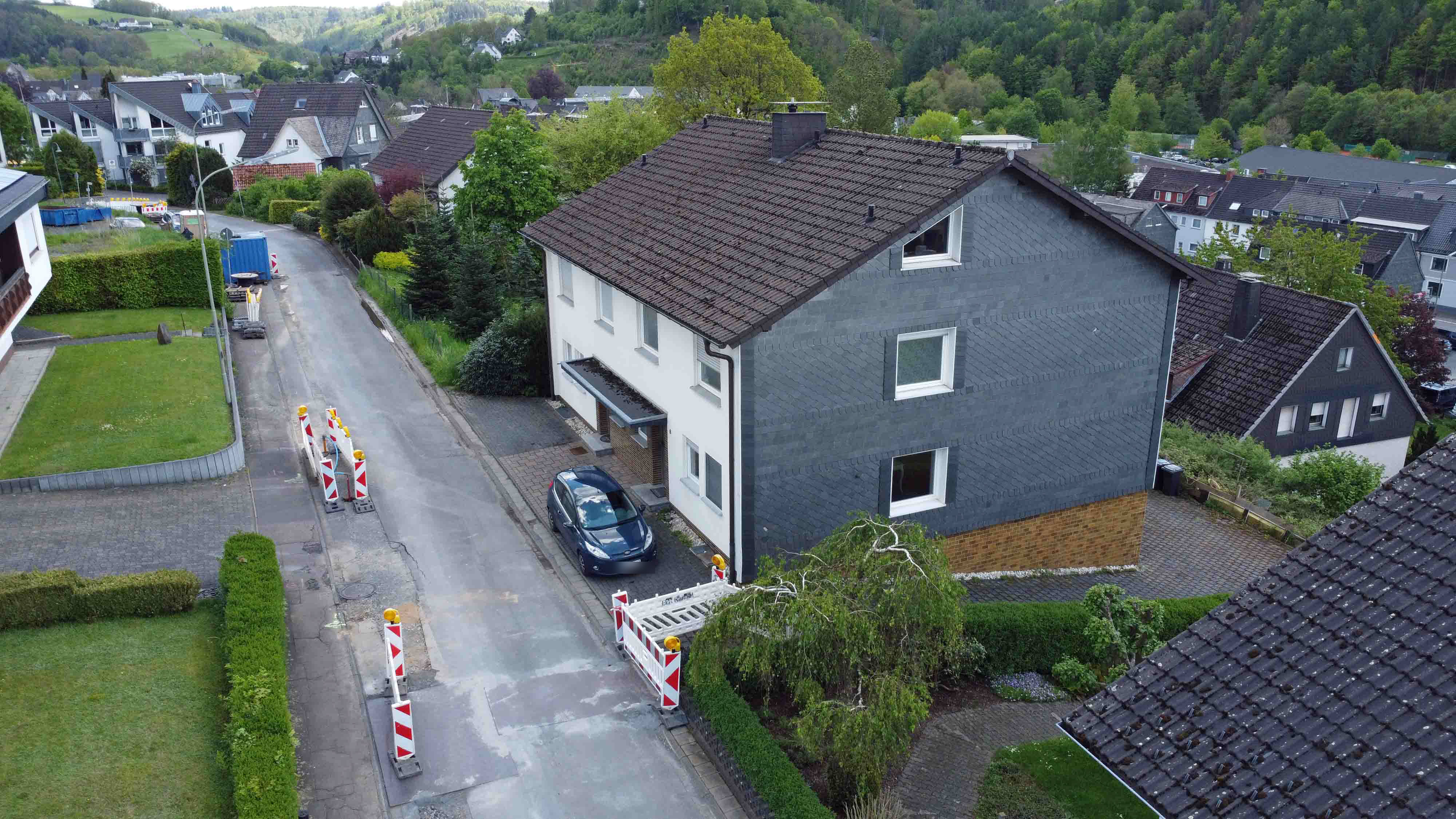Morsbach: Doppelhaushälfte in guter Ortslage, 