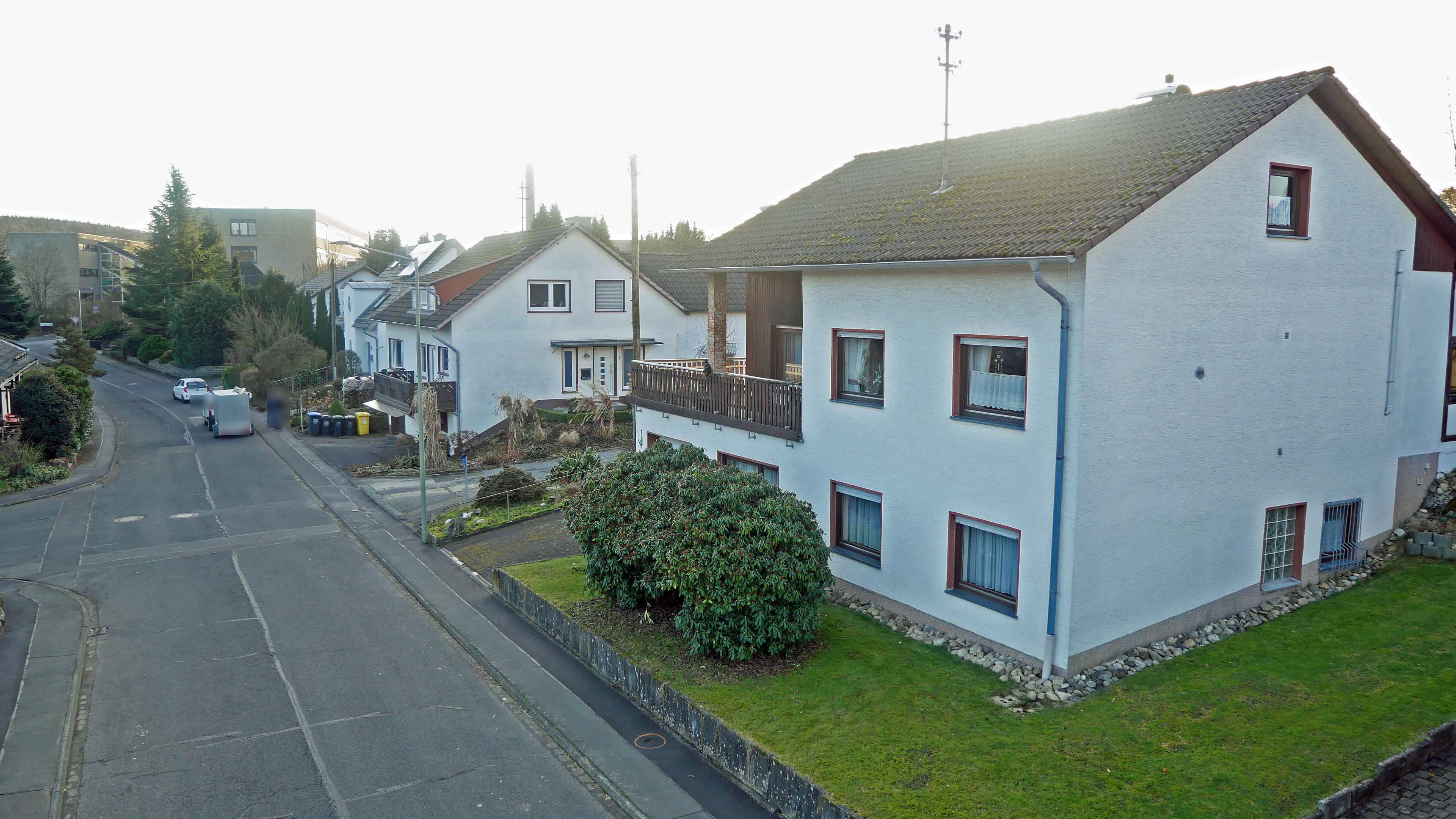 Freudenberg-Büschergrund: EFH mit Terrasse, Garten und Garage, 153 m² Wfl im EG/UG   22 m² im DG
