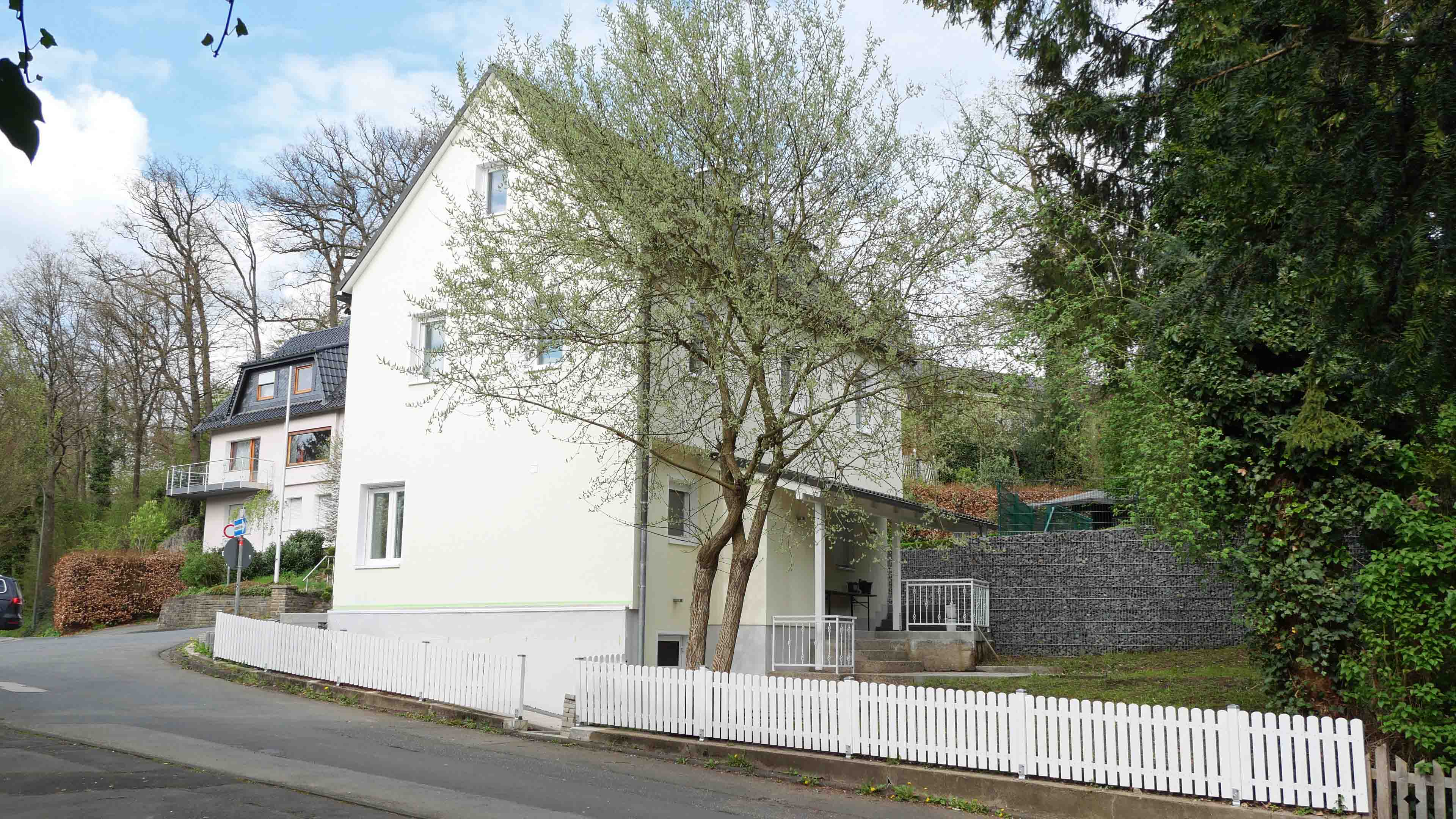 Morsbach: Komplett saniertes Wohnhaus im Zentrum, zentral in Morsbach gelegen