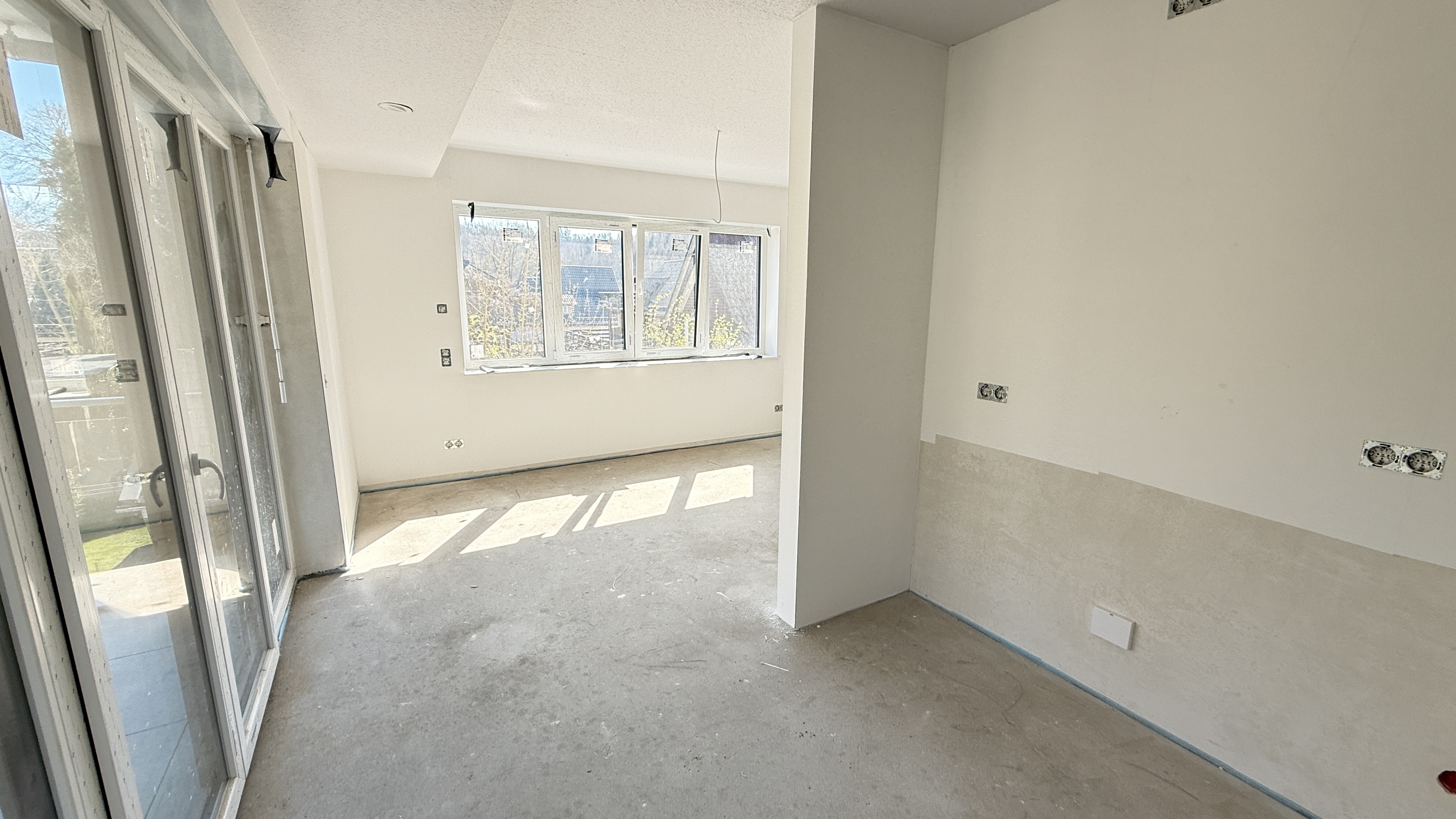 Morsbach: Exklusive Wohnungen (68 m² und 82 m²) neu und barrierefrei , wunderbar helle, lichdurchflutete Wohnfläche