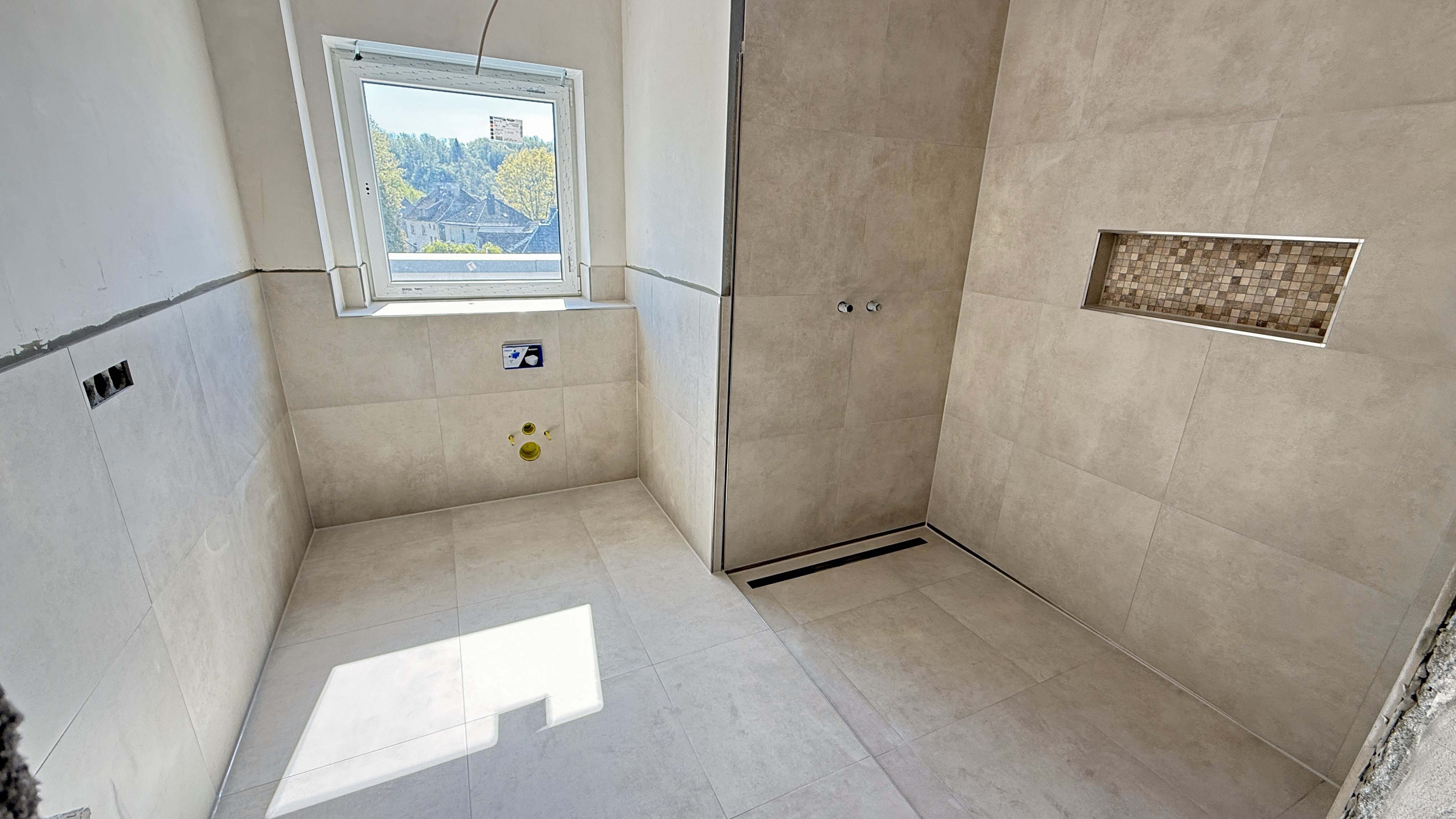 Morsbach: Exklusive Wohnungen (68 m² und 82 m²) neu und barrierefrei , Luxusbäder mit großer, bodengleicher Dusche