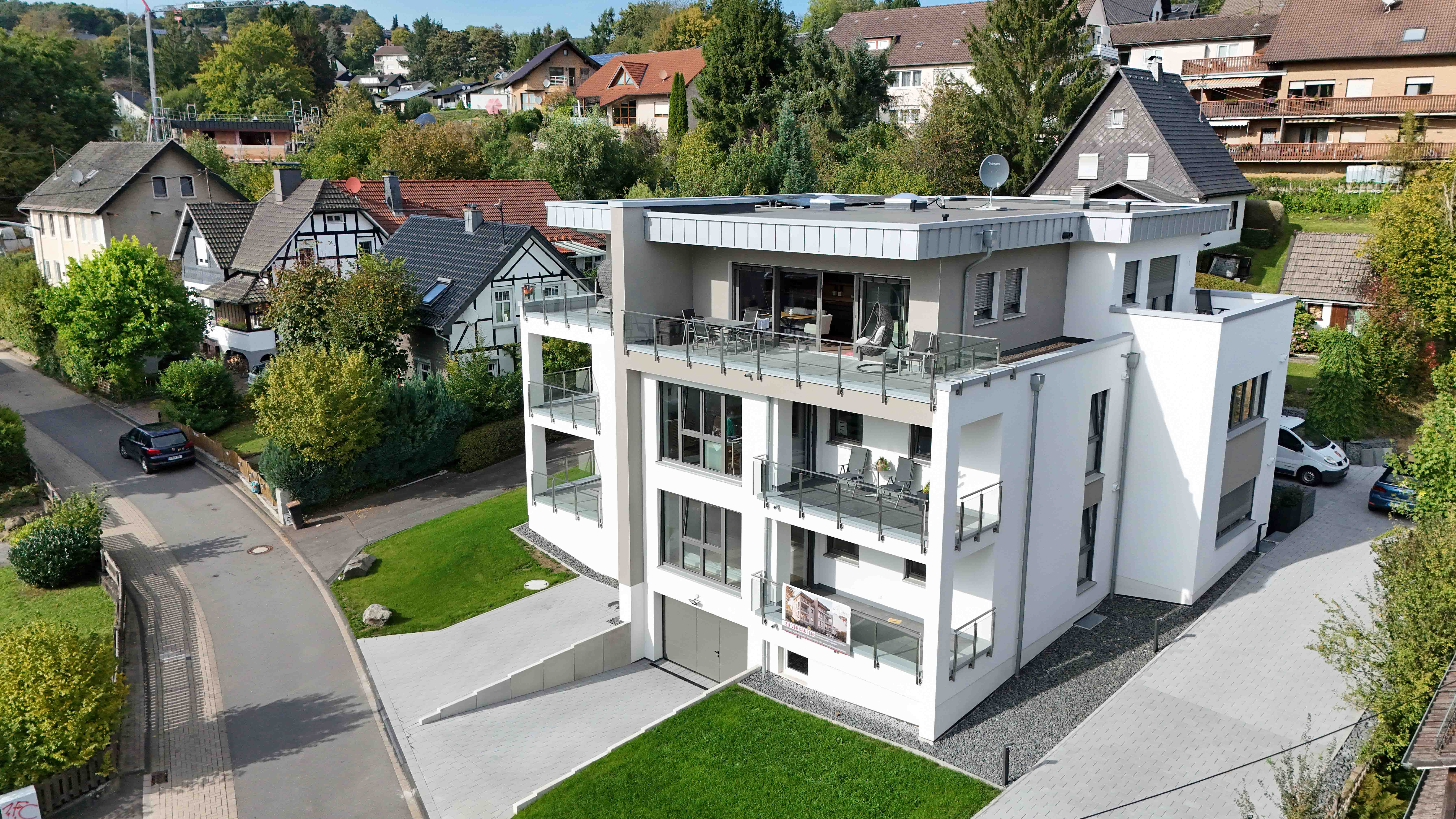 Morsbach: Exklusive Wohnung (68 m²) neu, hochwertig und seniorengerecht, schöne Wohnlage in Morsbach, nur 400 m vom Ortskern