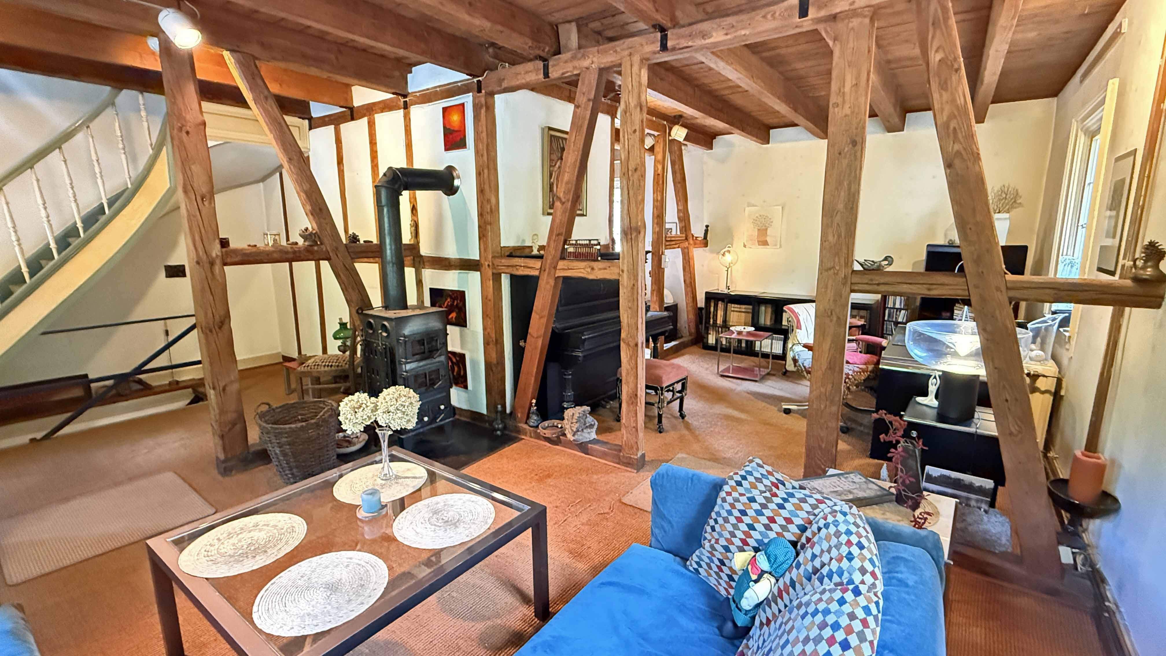 364 2-419 - Wiehl-Mühlhausen: Künstler-Fachwerkhaus mit Atelier