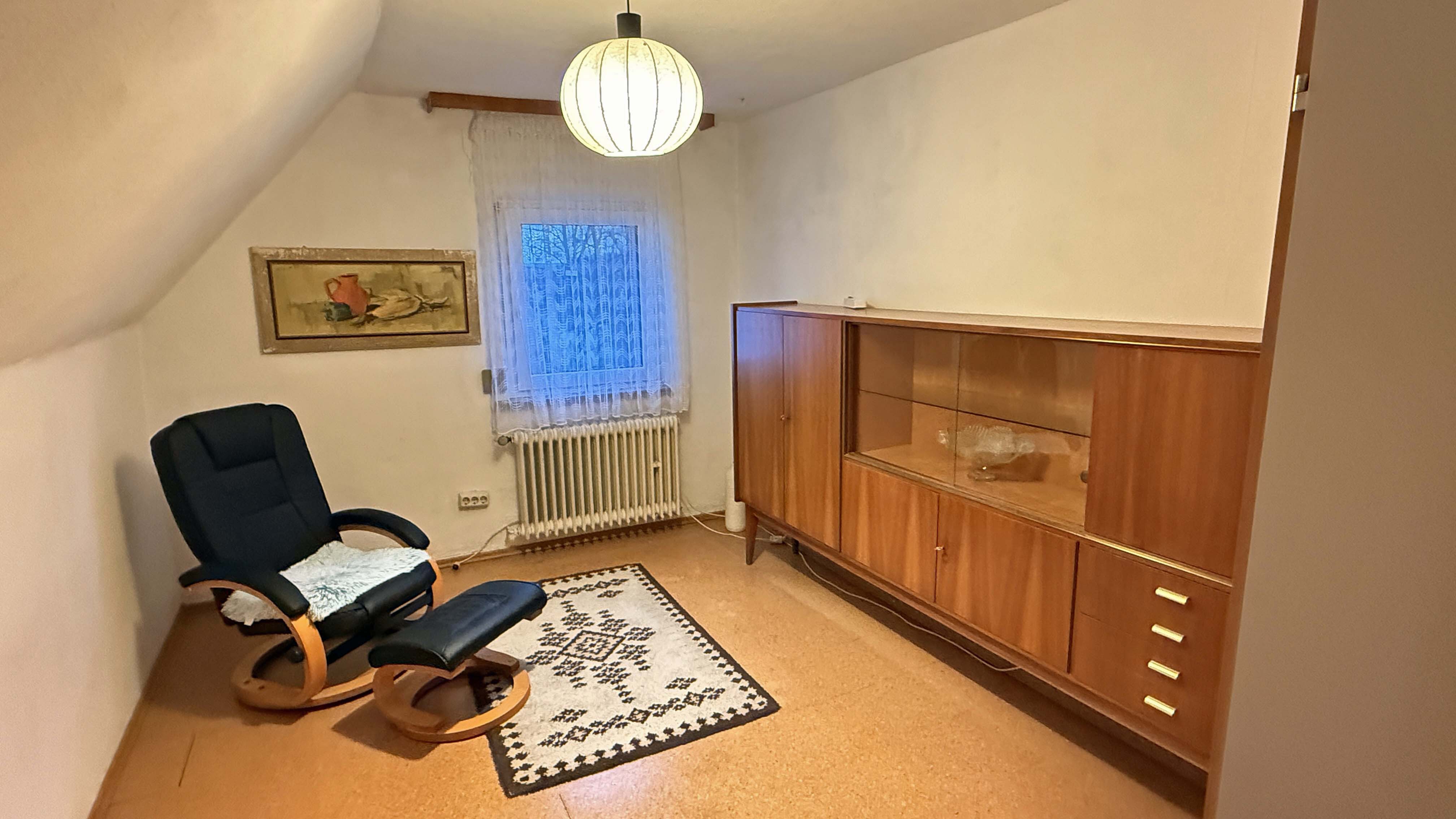 Reichshof-Hahn: Alt, aber gepflegt und lichtdurchflutet, 