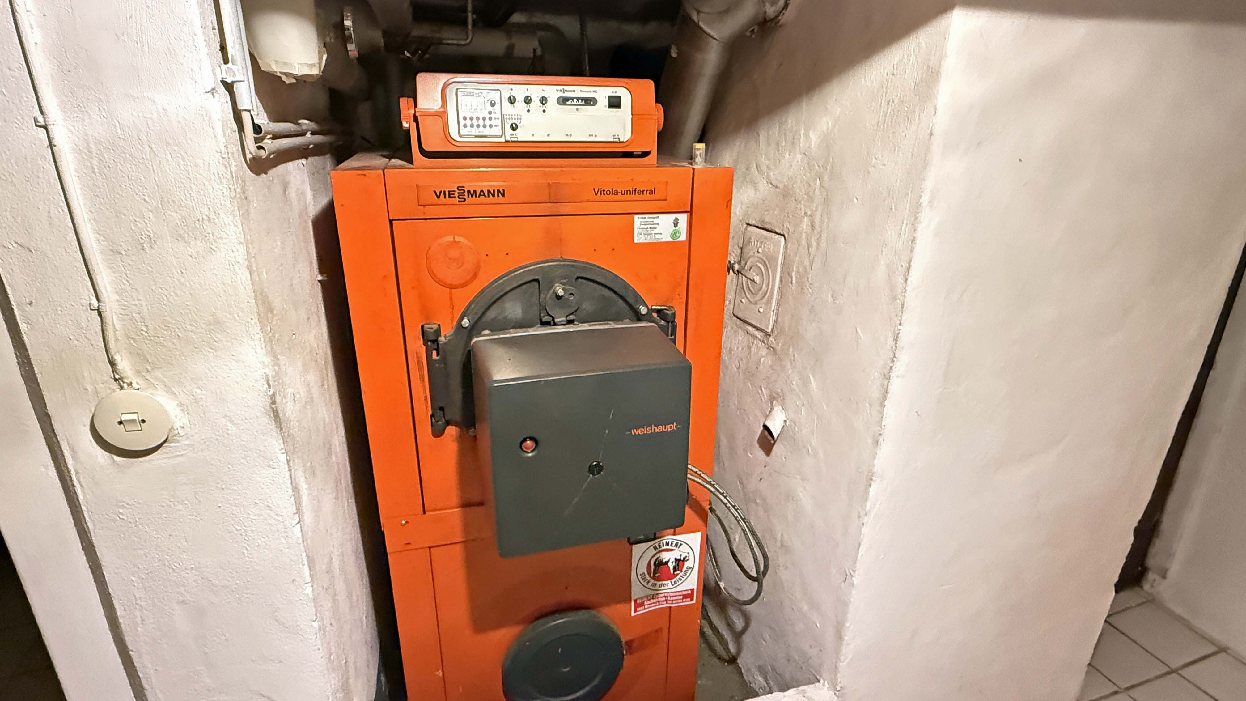 Reichshof-Hahn: Alt, aber gepflegt und lichtdurchflutet, 