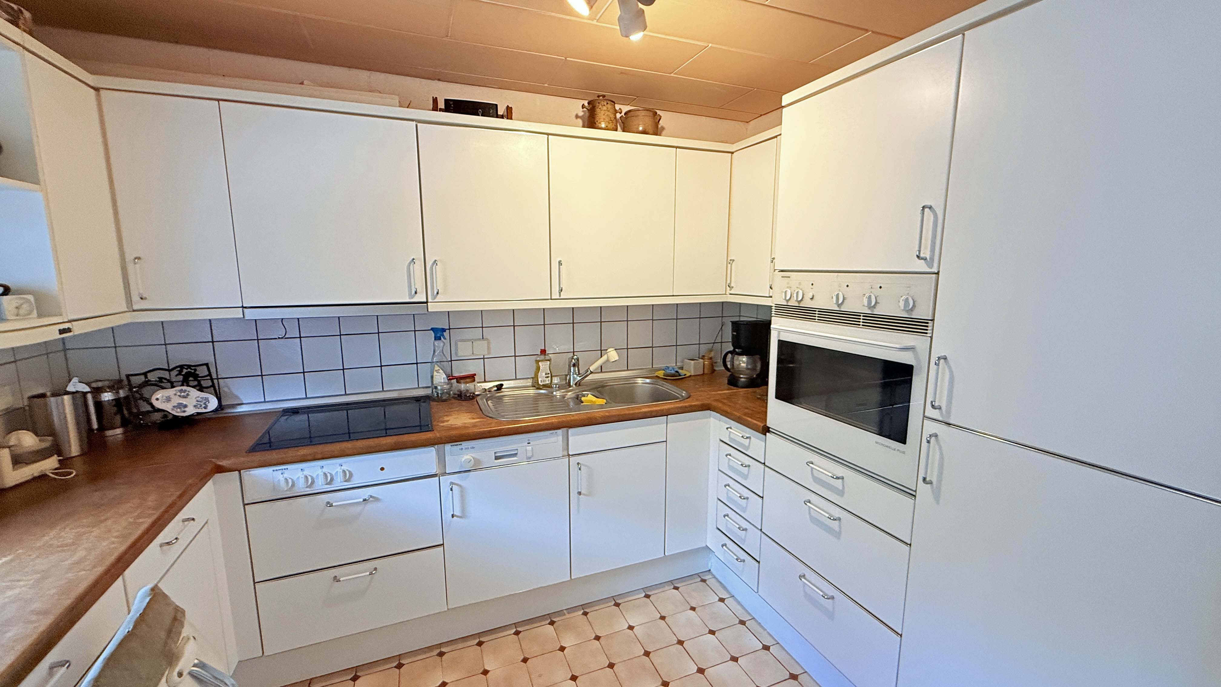 Zum Goldenen Acker - Morsbach: Viel Platz für wenig Geld!, Die Küche (im KP enthalten)...