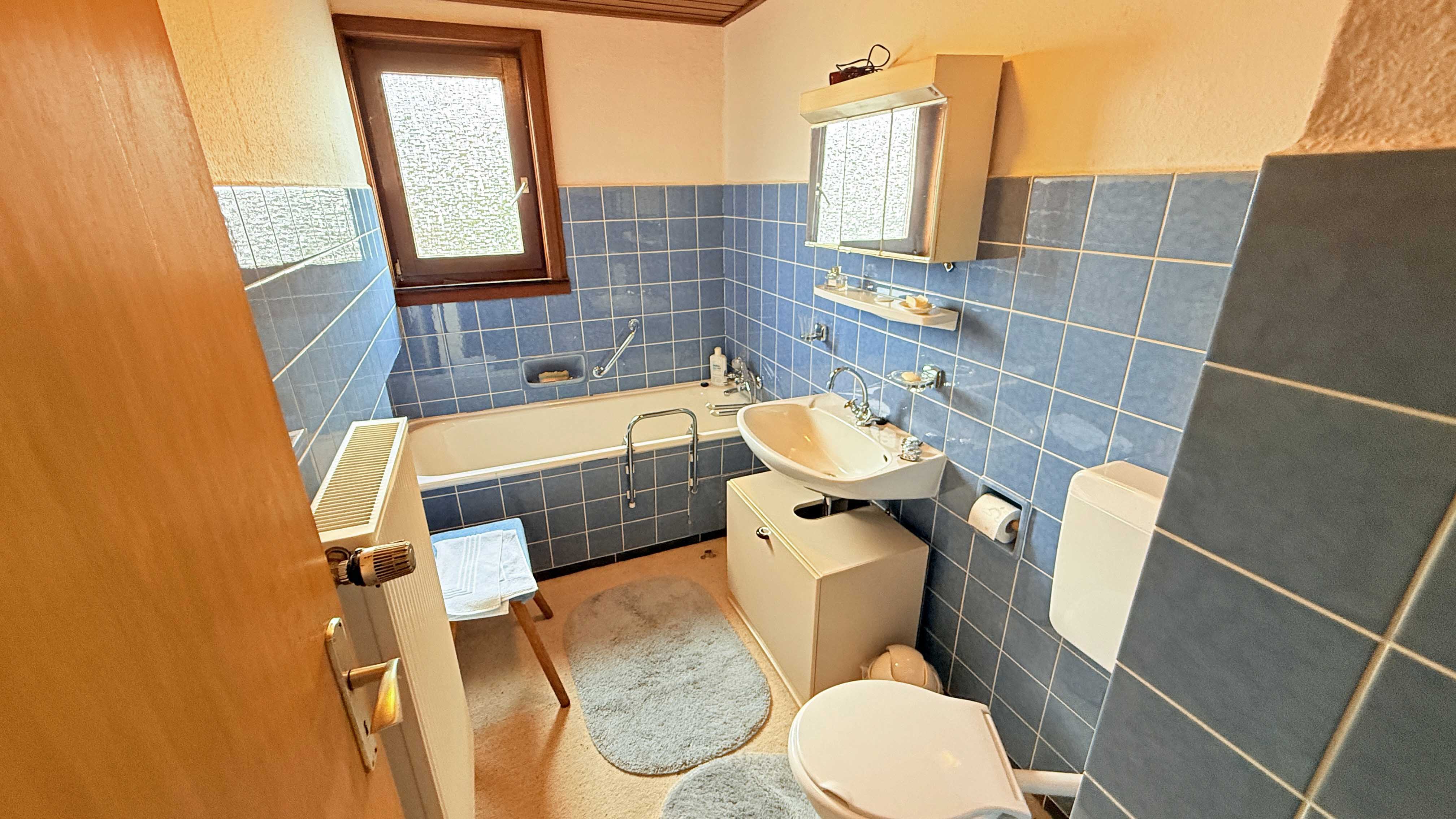 Zum Goldenen Acker - Morsbach: Viel Platz für wenig Geld!, ...mit modernisierungsbedürftigem Bad