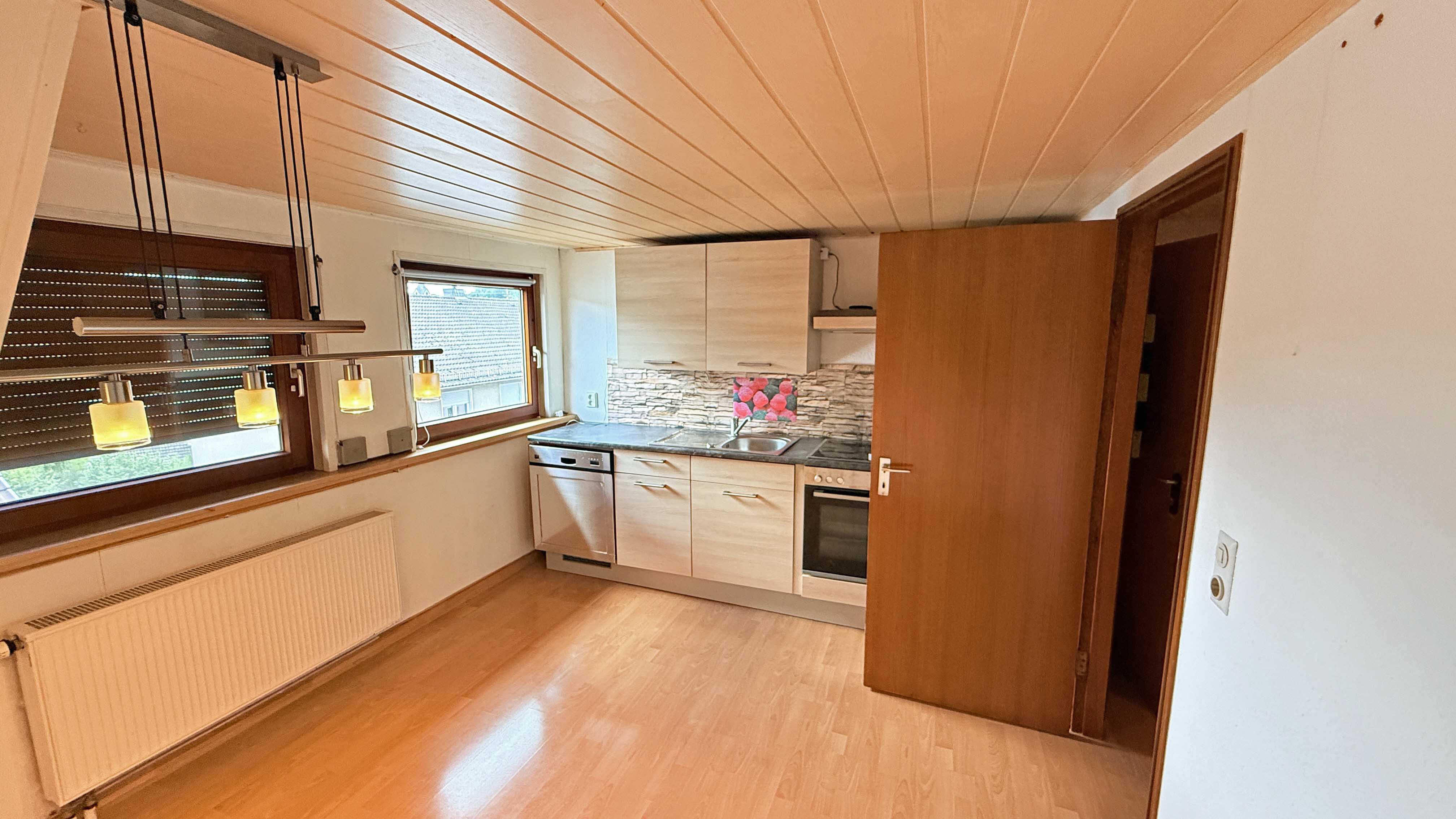 Zum Goldenen Acker - Morsbach: Viel Platz für wenig Geld!, Große Wohnung im DG (66 m²) mit...