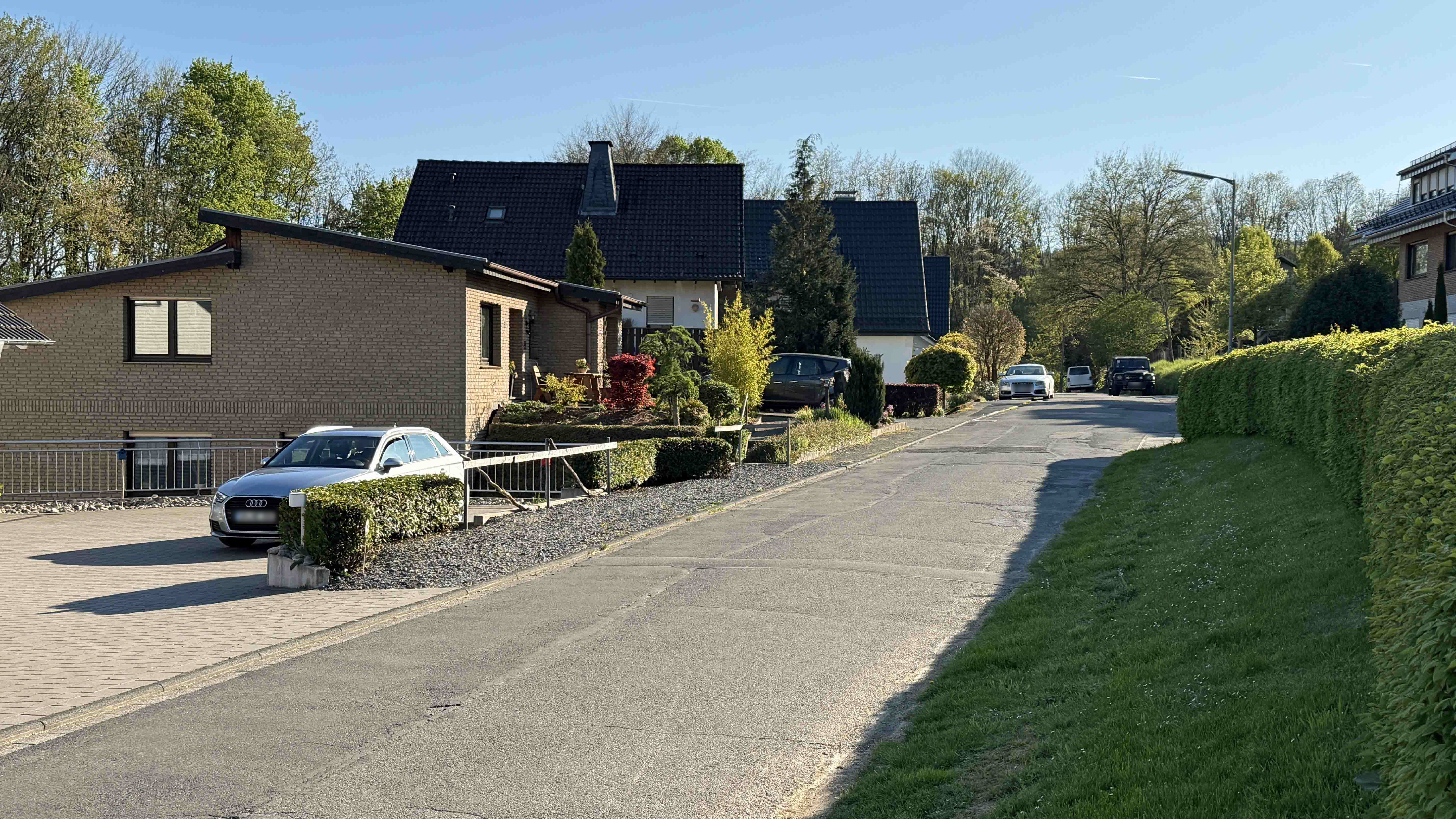 Morsbach-Heide: Einfamiliehaus auf 1.185 m² Gartengrundstück, ruhige Wohnlage in Morsbach-Heide 