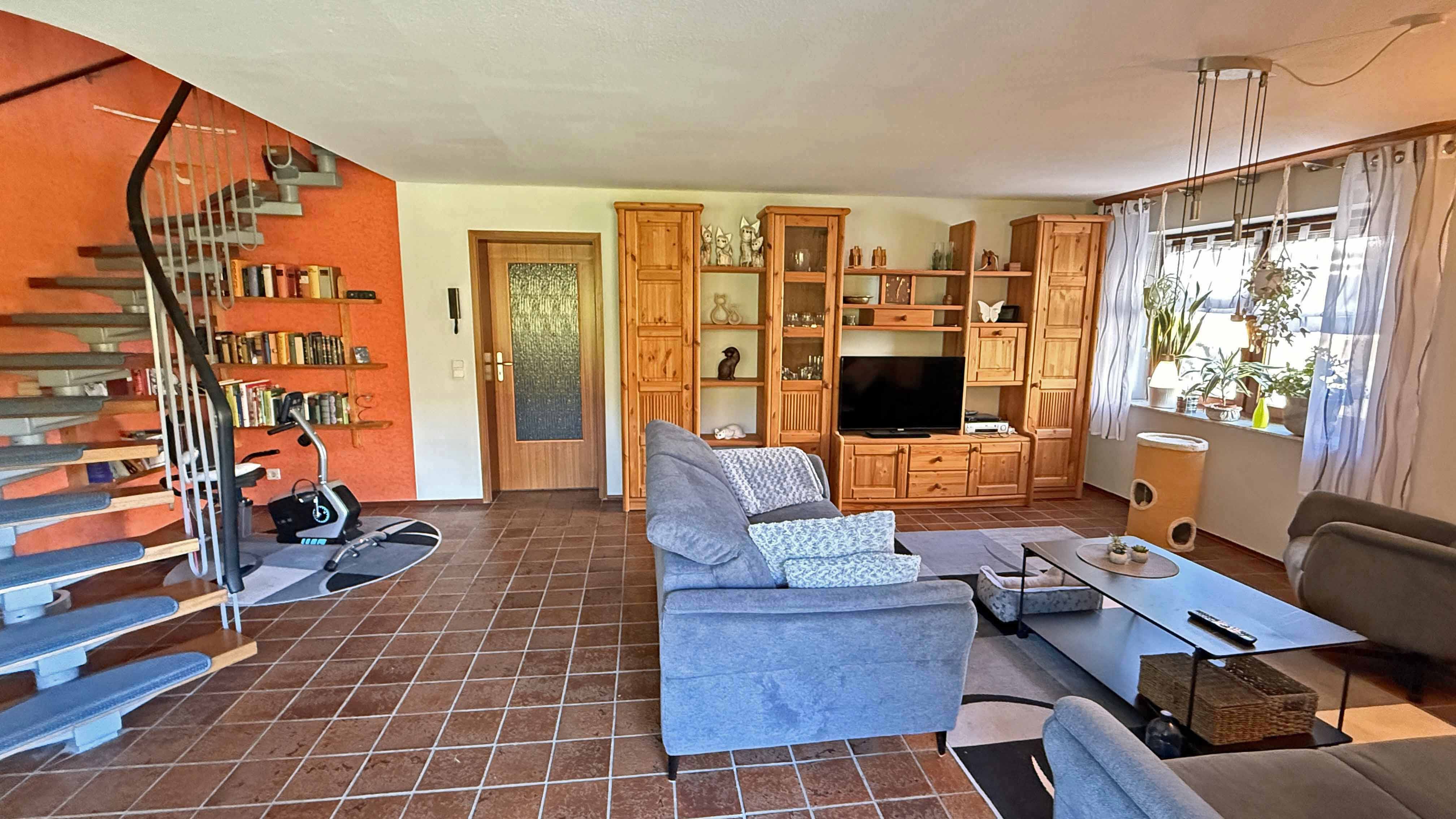 Morsbach-Heide: Einfamiliehaus auf 1.185 m² Gartengrundstück, ...33,6 m² Wohnzimmer 