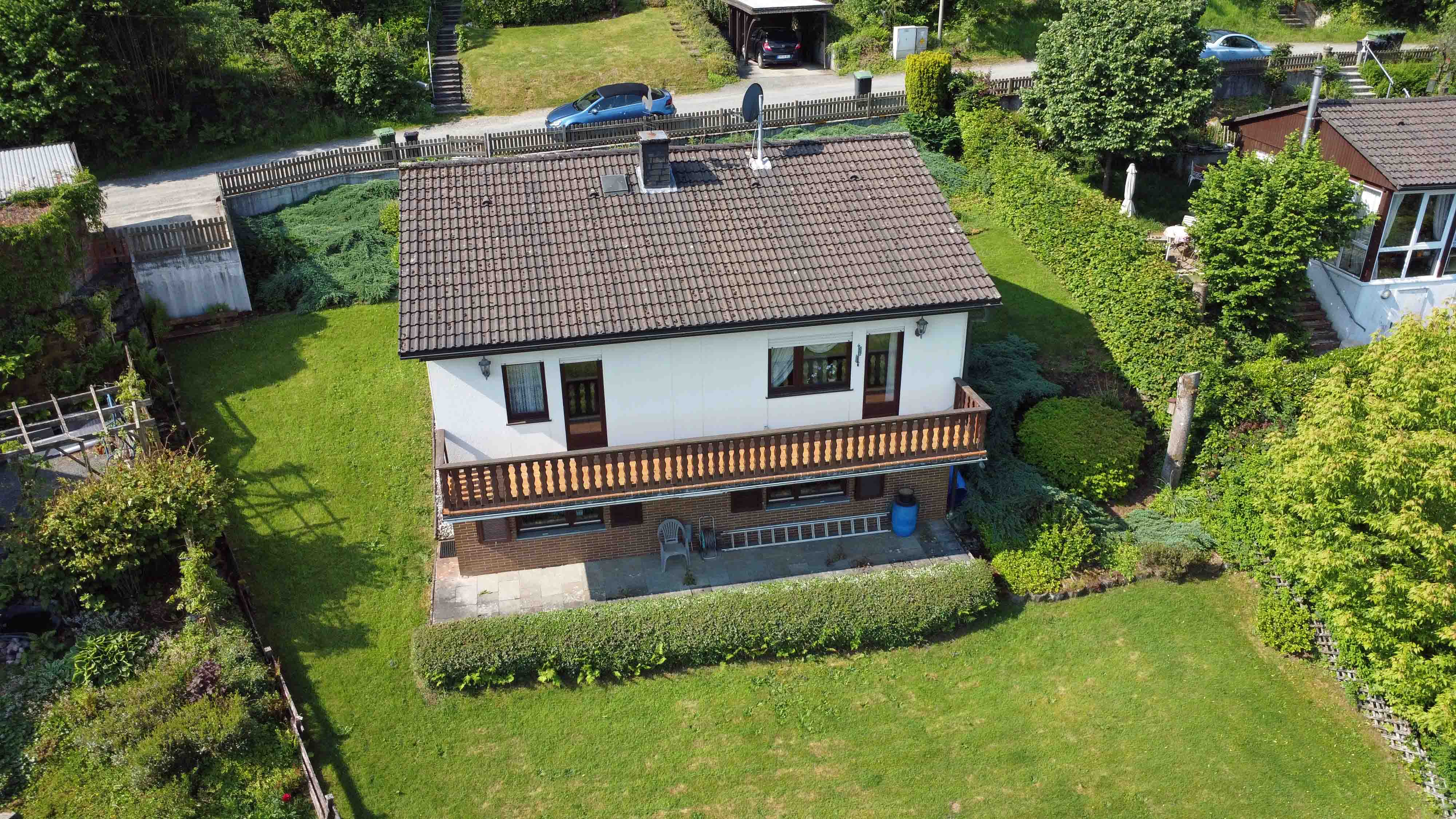 Morsbach-Amberg: Gepflegtes, kleines Wohnhaus mit Fernblick, 603 m² großes Grundstück in ruhiger Lage von...