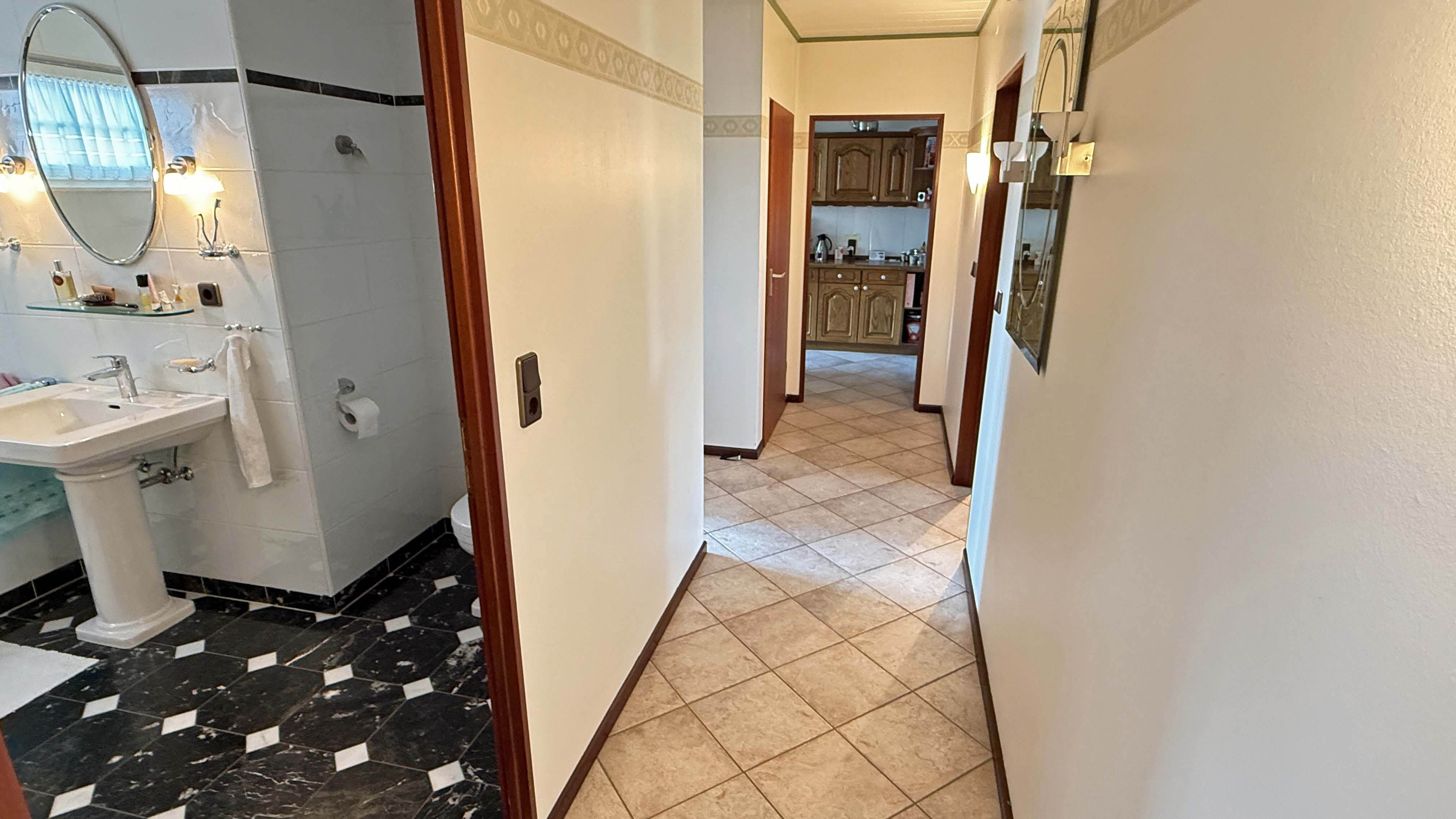 Morsbach-Katzenbach: Gepflegter Bungalow mit großem Garten, 