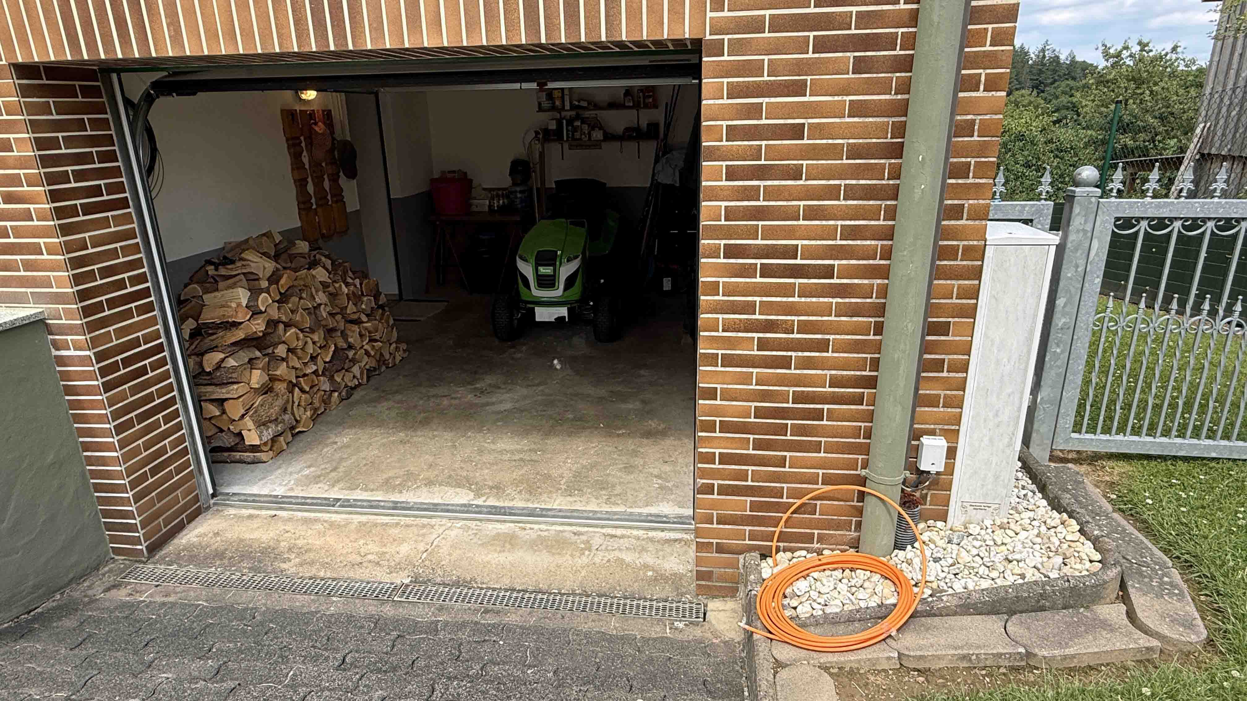 Morsbach-Katzenbach: Gepflegter Bungalow mit großem Garten, schnelles Internet: Glasfaserleitung am Haus