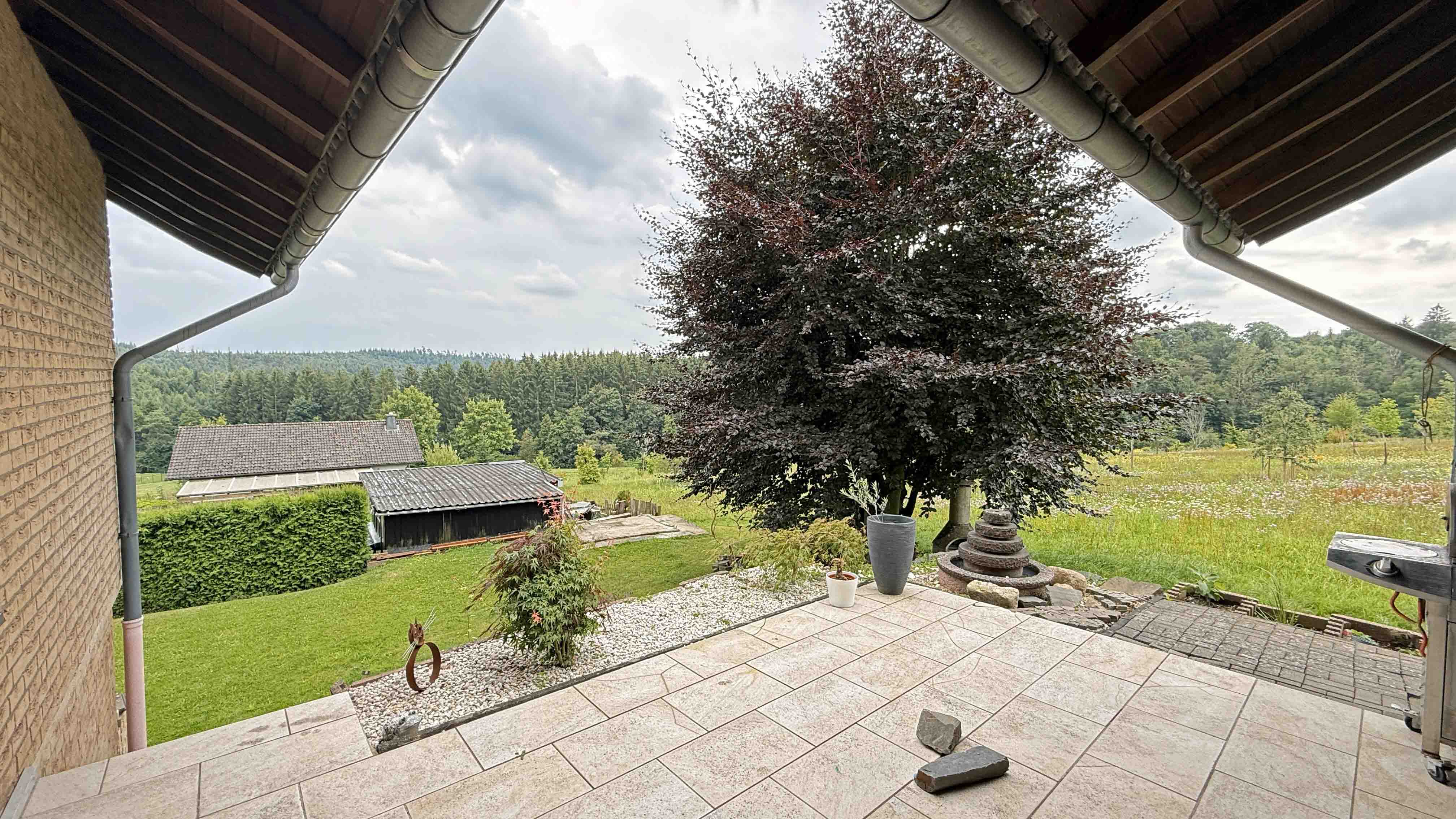 Morsbach-Alzen: 3-Familienhaus - herrlich am Ortsrand gelegen, ...mit diesem Blick in die Natur