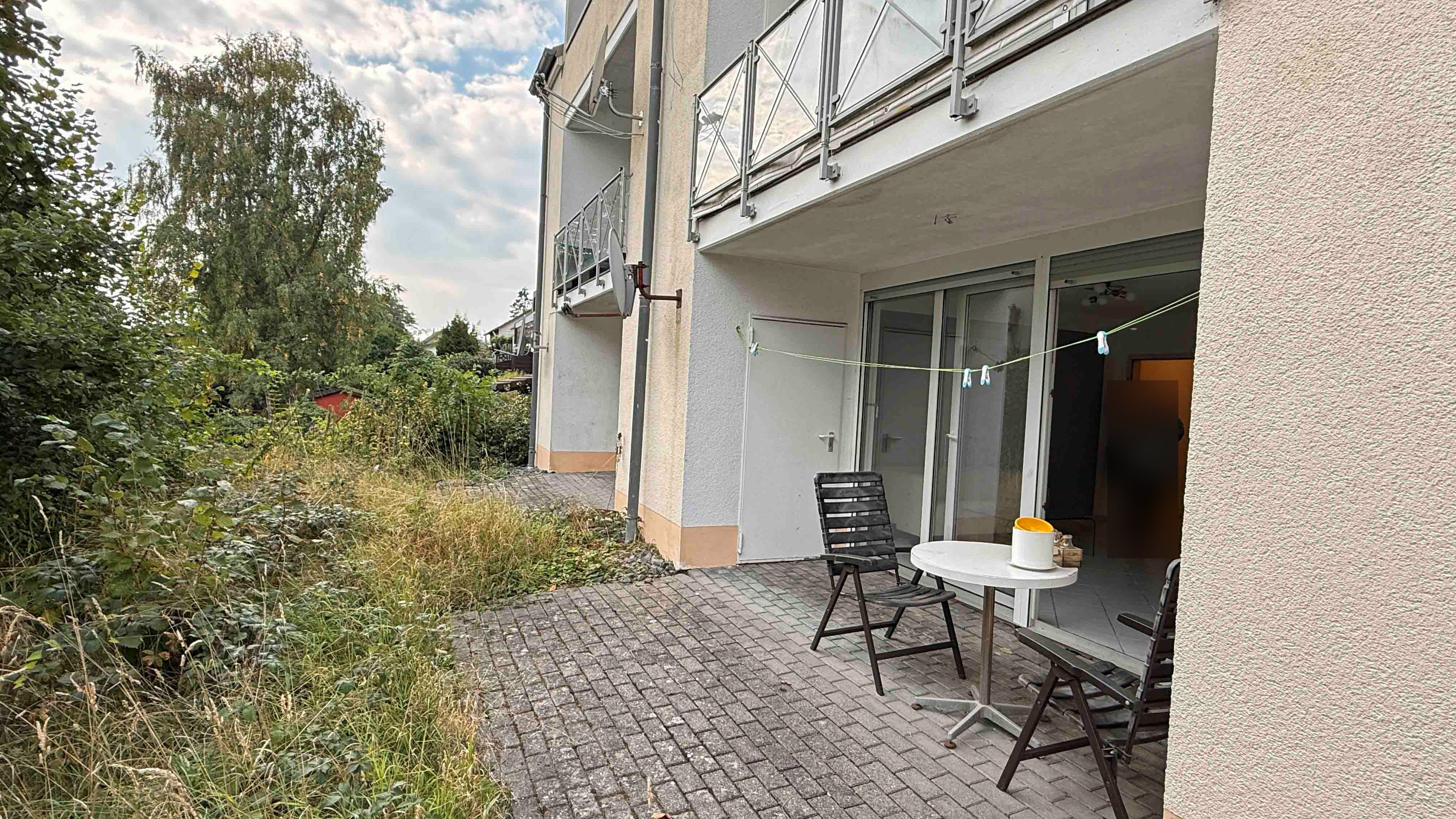 Waldbröl: Apartment mit Terrasse zentral und ruhig gelegen, ...10 m² großer Terrasse (Südseite)