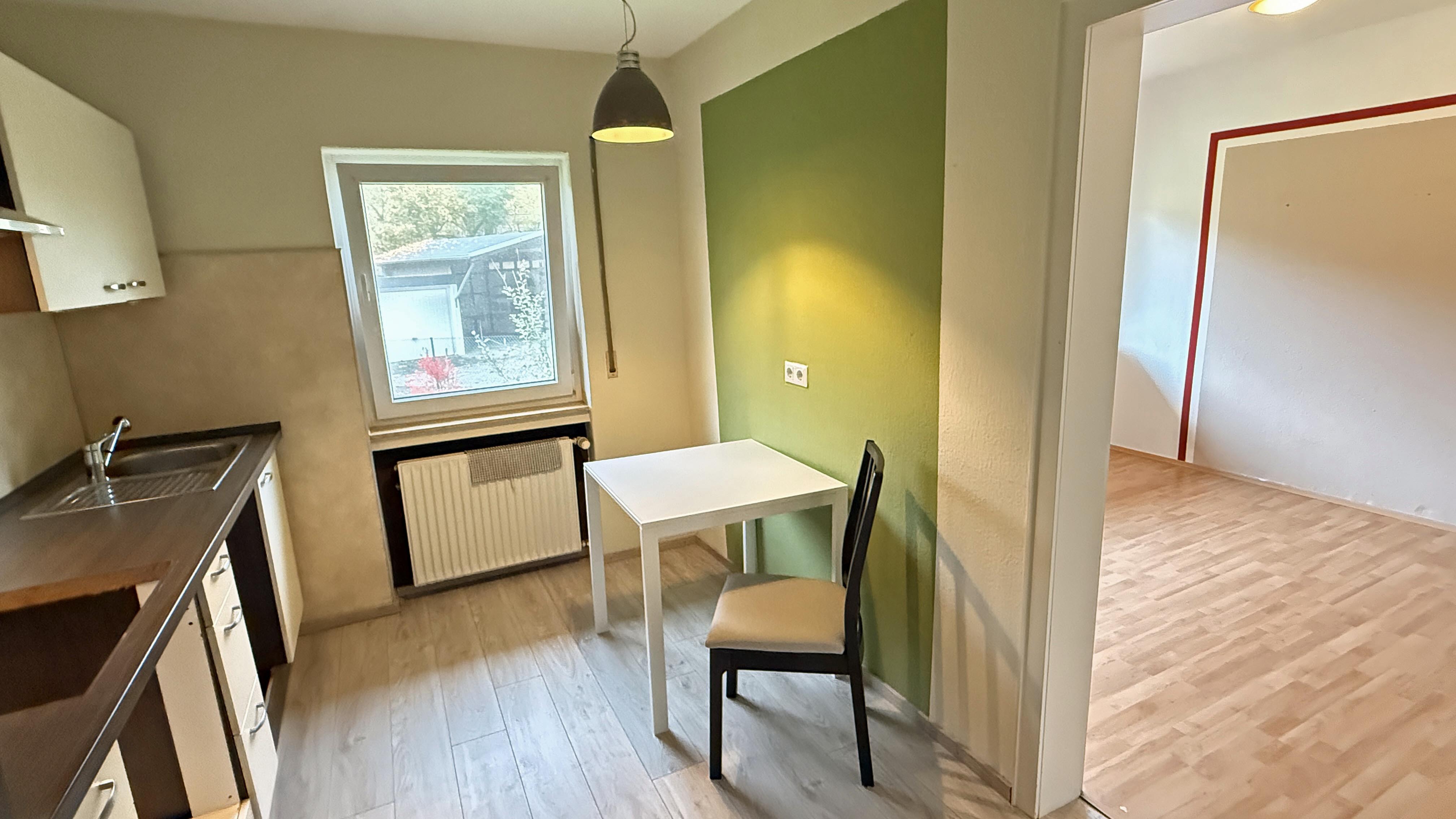 Morsbach-Bitze: EFH mit ELW / preiswert und gut, Küche (8,7 m²) mit Essplatz