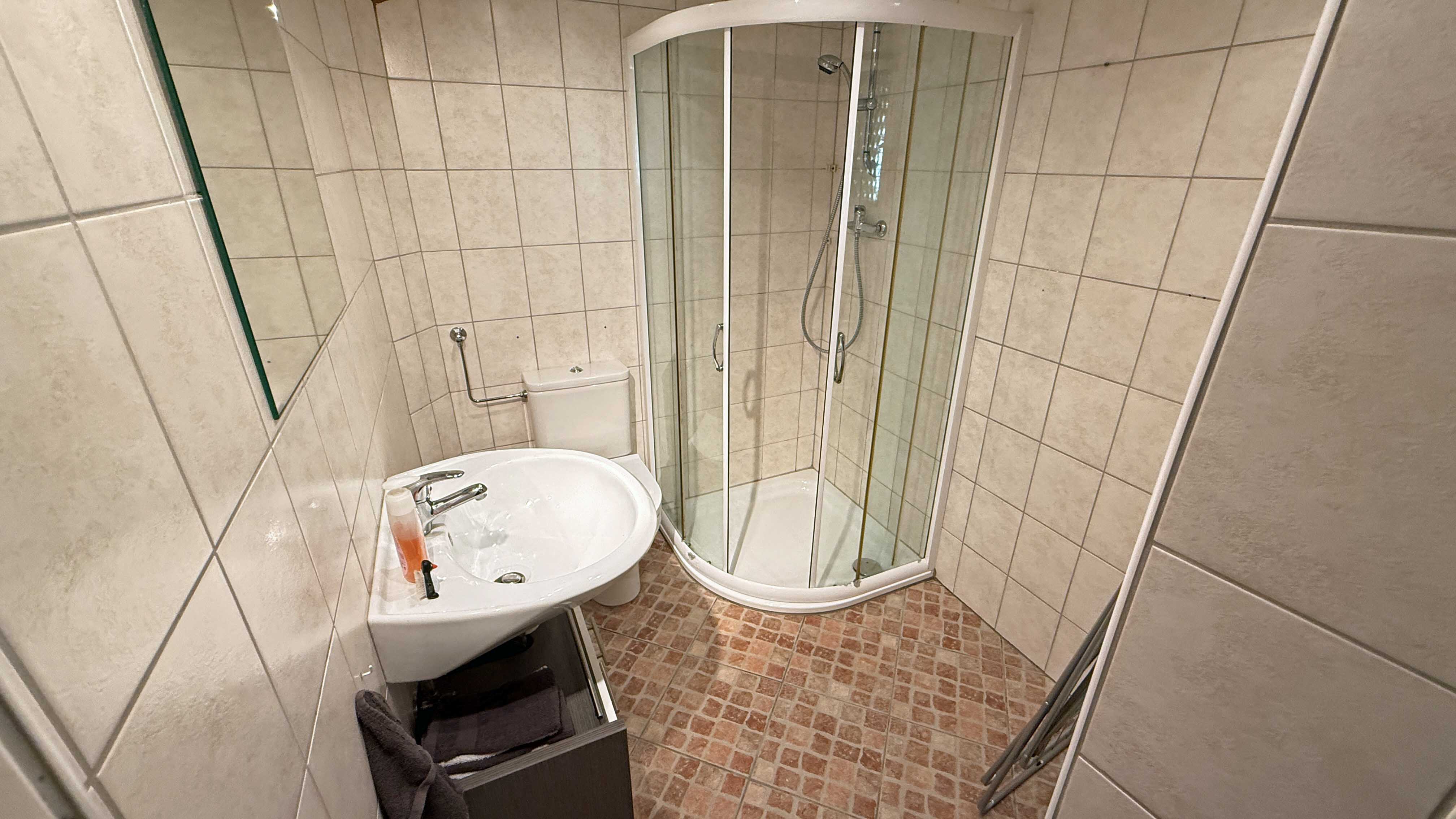 Morsbach: Gepflegtes, großes EFH mit ELW, Duschbad / ELW