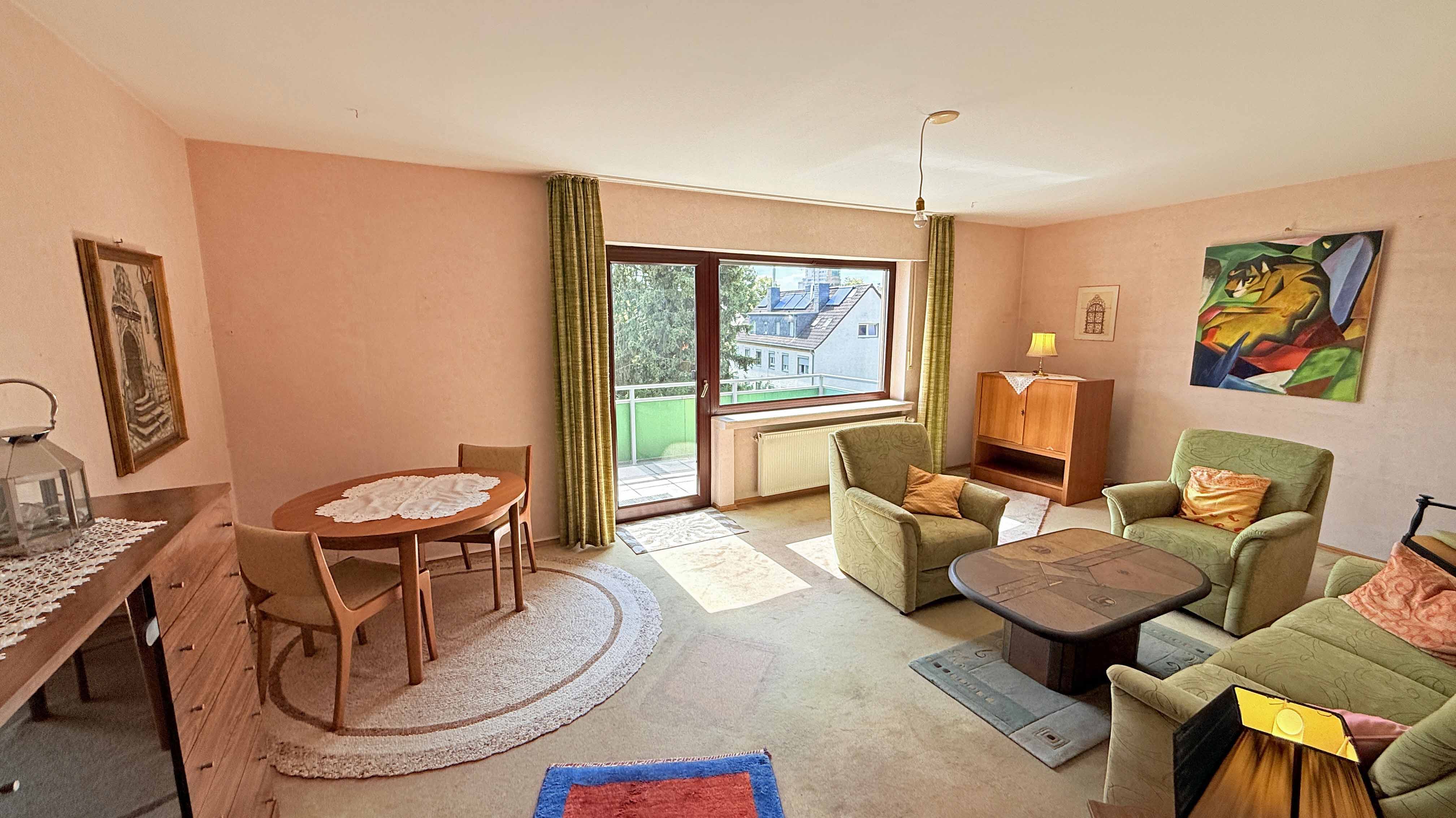 Köln-Porz: Gepflegte 3-Zimmer-Wohnung mit Balkon, Keller und Tiefgaragenstellplatz , Wohnzimmer mit...