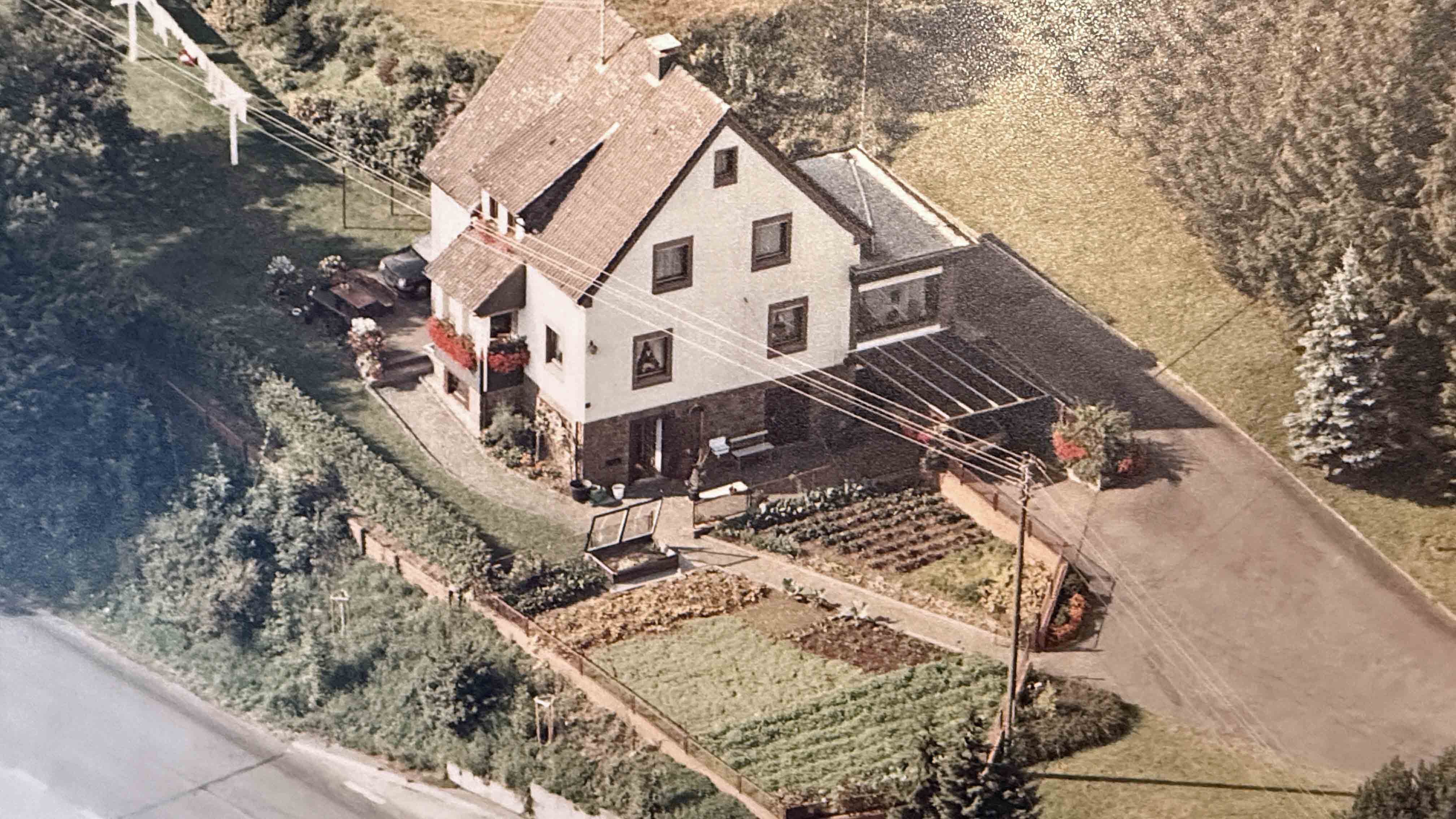 Morsbach: Baujahr 1939, aber modernisiert, barrierefrei, preiswert und gut, Luftaufnahme ca. 1980 und...