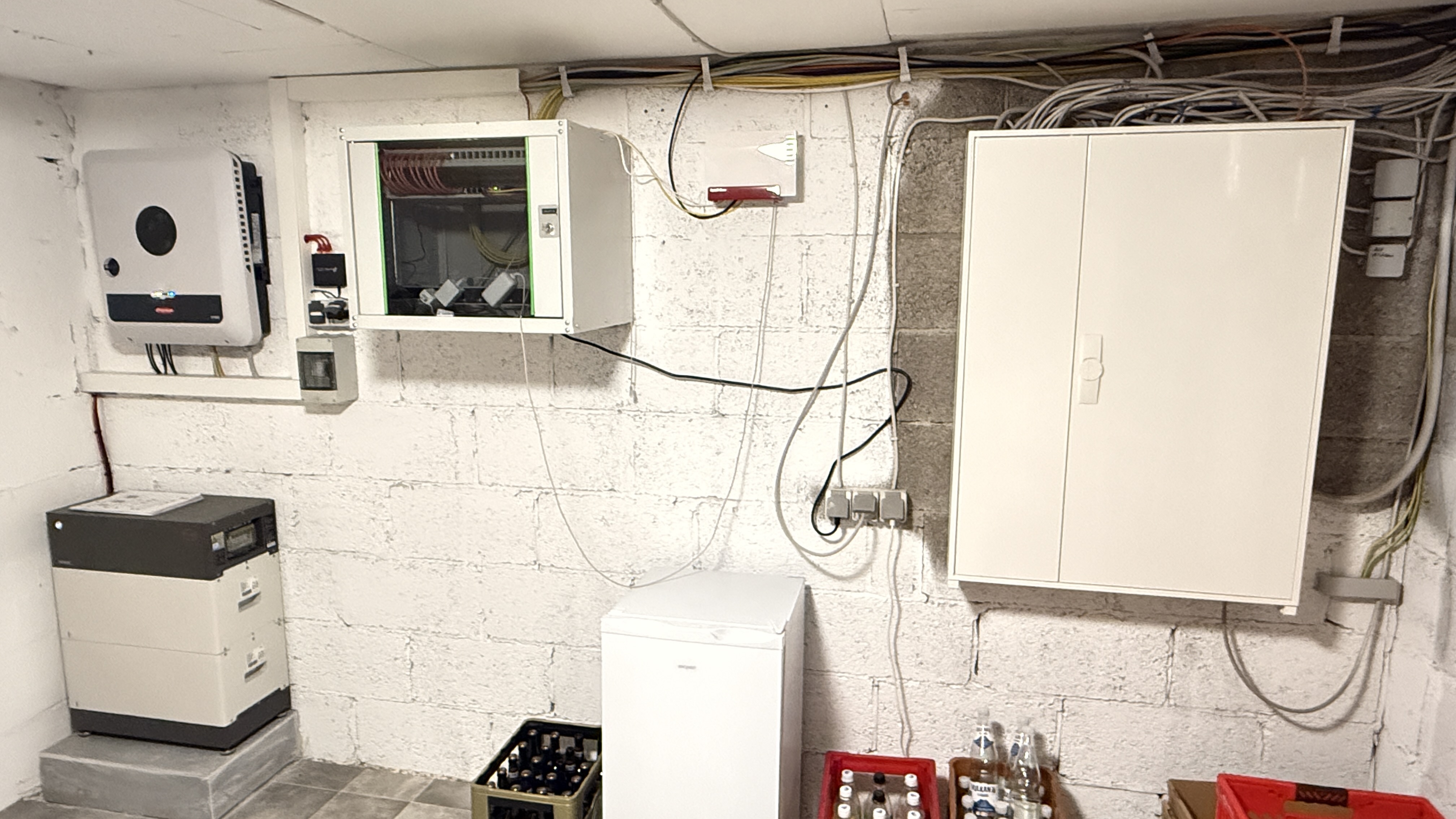 Morsbach-Ellingen: Viel Platz und ohne Renovierung beziehbar, Haustechnik Baujahr 2018: LAN, Stromspeicher und...