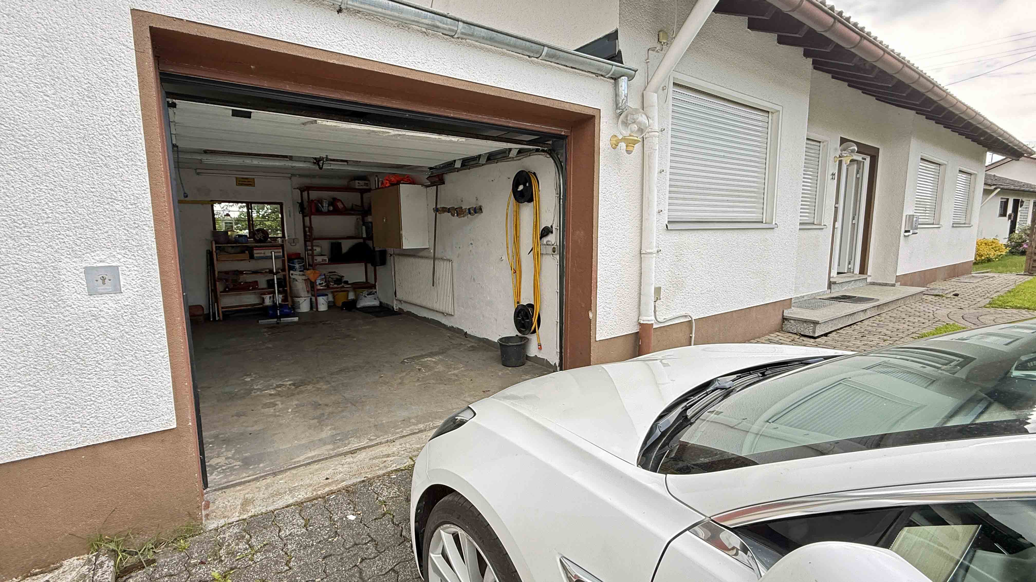 Wissen: EFH mit ELW und eingezäuntem Garten, große Garage im EG/ Gartenabstellraum im UG  