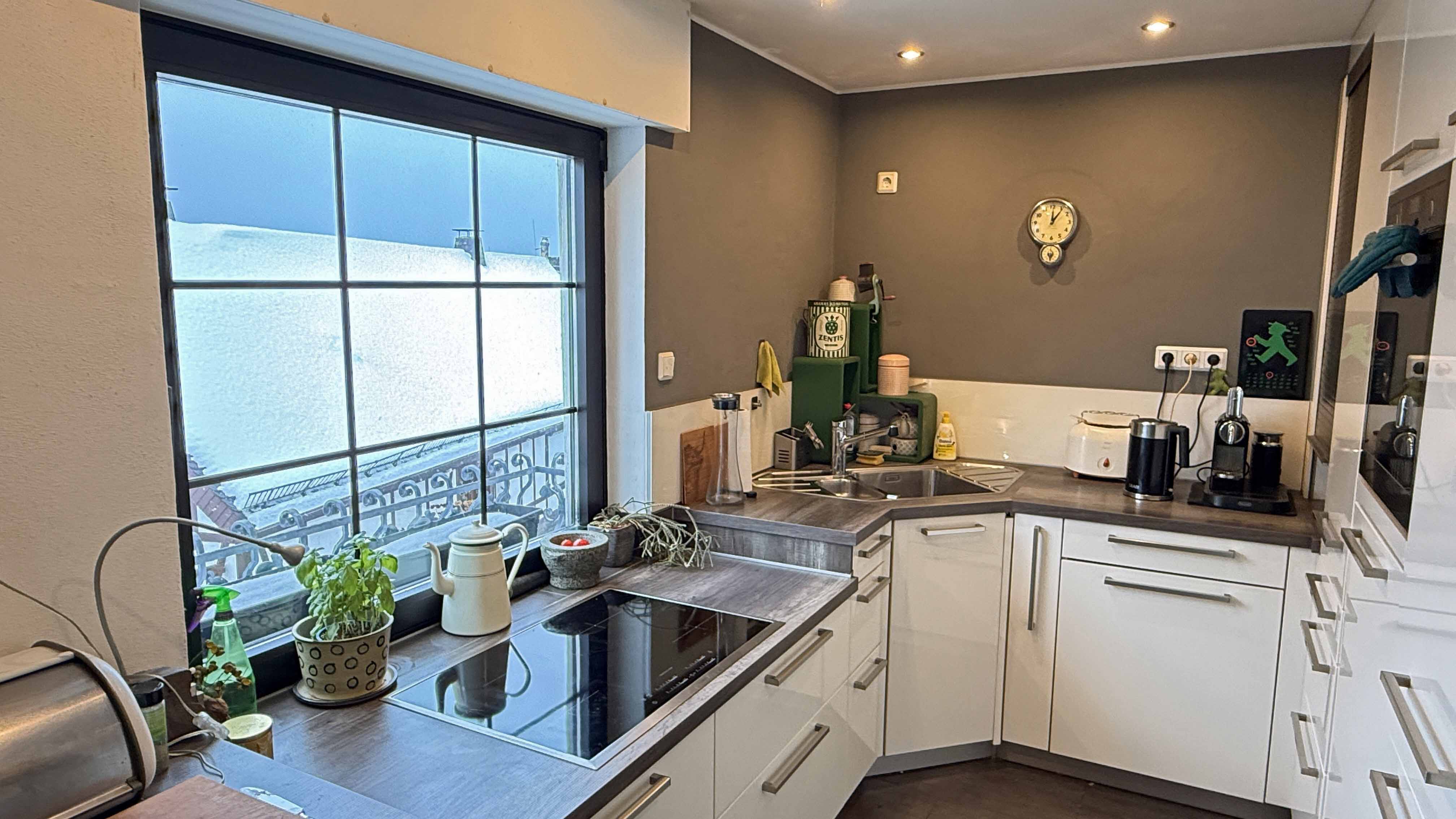 Reichshof-Nosbach: Wohlfühlhaus mit PV-Anlage, Stromspeicher und Wallbox, hochwertige Einbauküche im KP enthalten