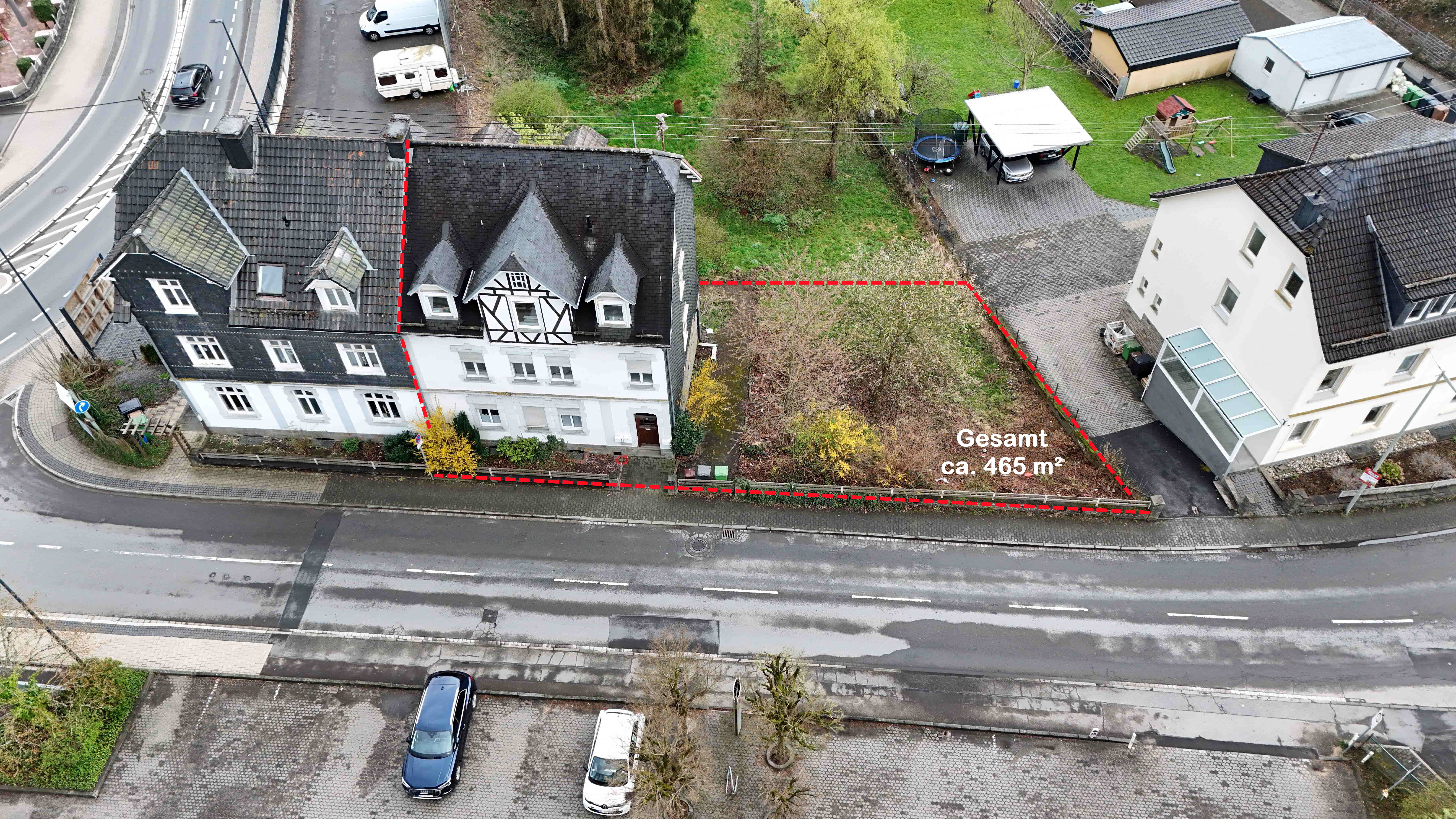 Waldbröl: Stilvolles 3-Familienhaus mit Bauland daneben, 465 m² Grundstück (rechts noch bebaubar!)