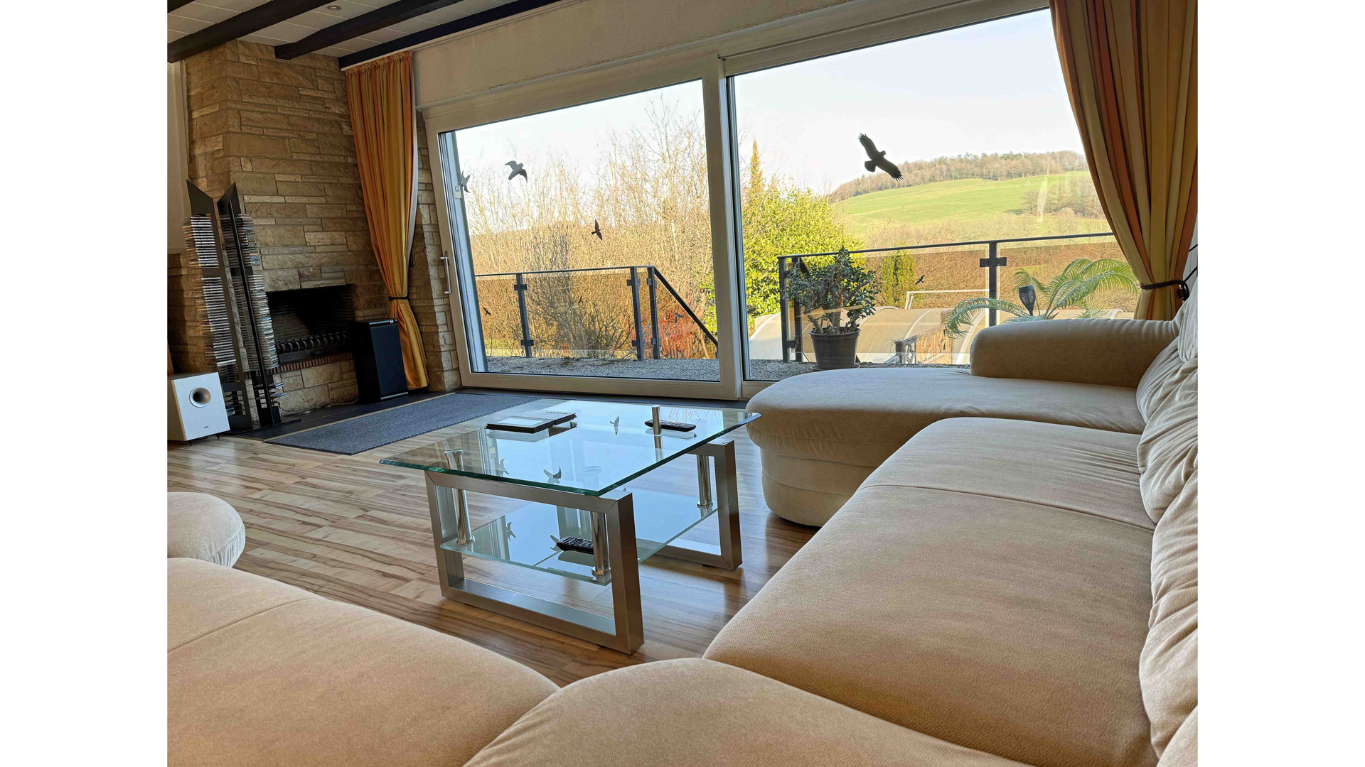 Waldbröl-Hermesdorf: Landhaus mit 64 m² Wohn-/Essbereich und Panoramablick, Blick aus dem Wohnzimmer...