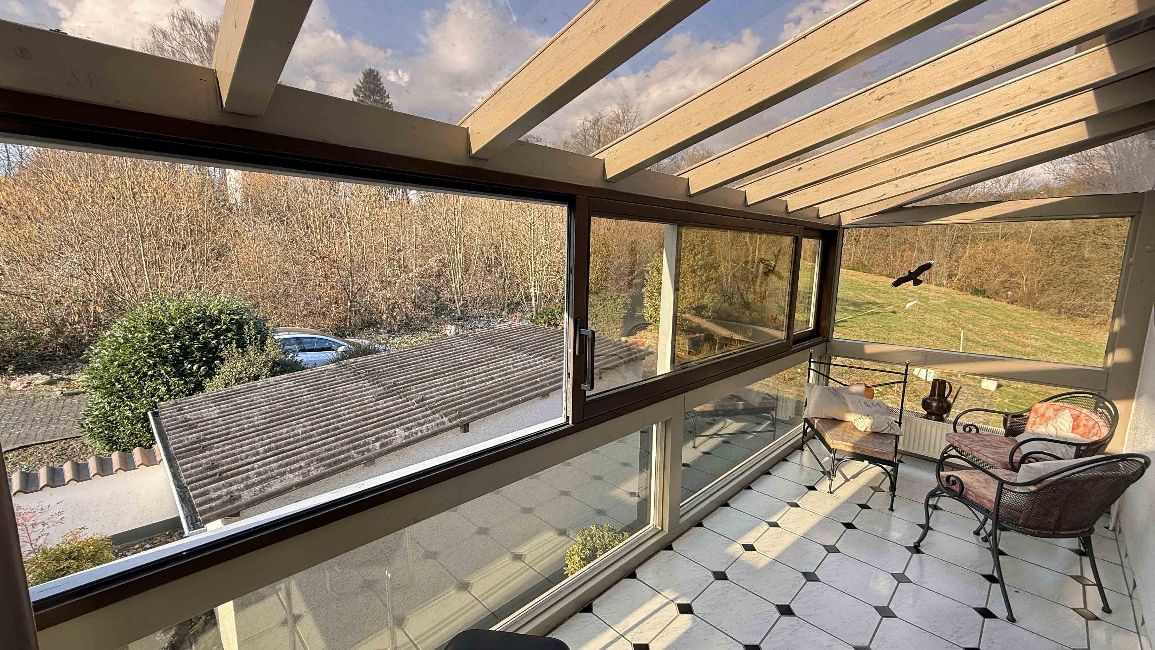 Hövels: Gepflegtes EFH villenartig gebaut und ausgestattet, Wintergarten mit Heizung und Blick ins Grüne