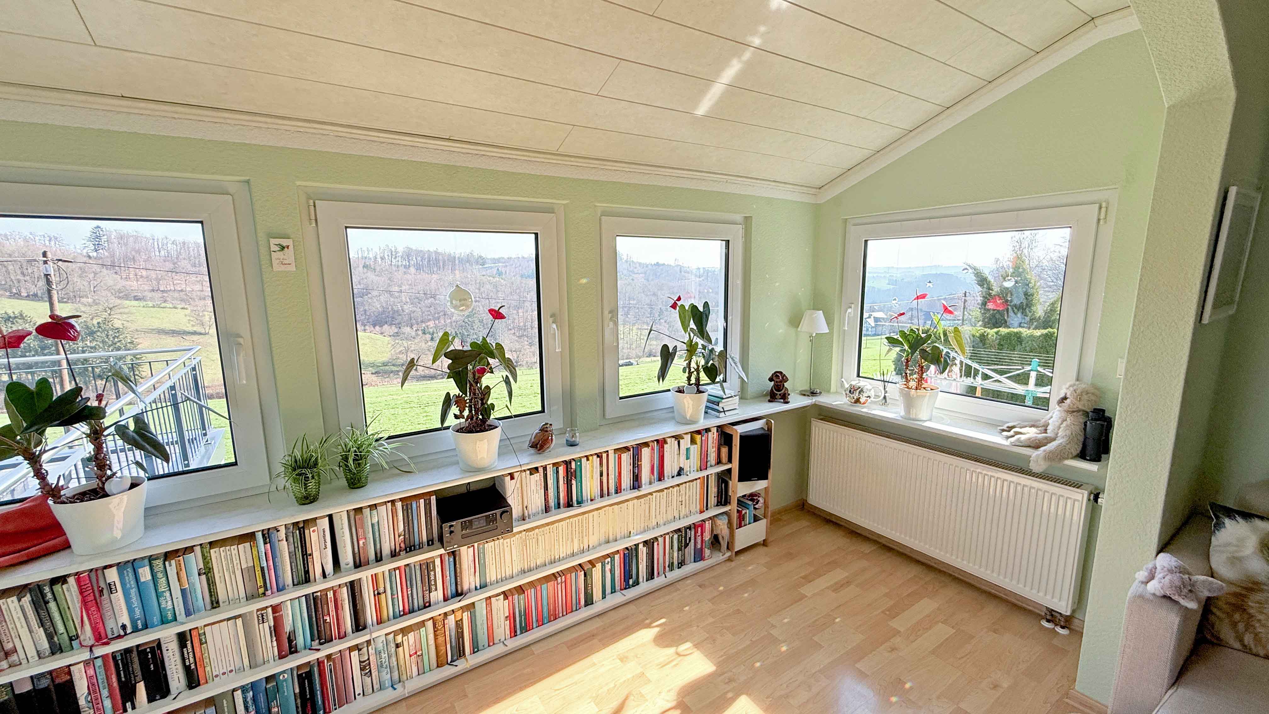 Morsbach-Böcklingen: Top gepflegtes kleines Idyll mit Panorama-Logenplatz, Wohnraum mit einzigartigem Fernblick, sowie...